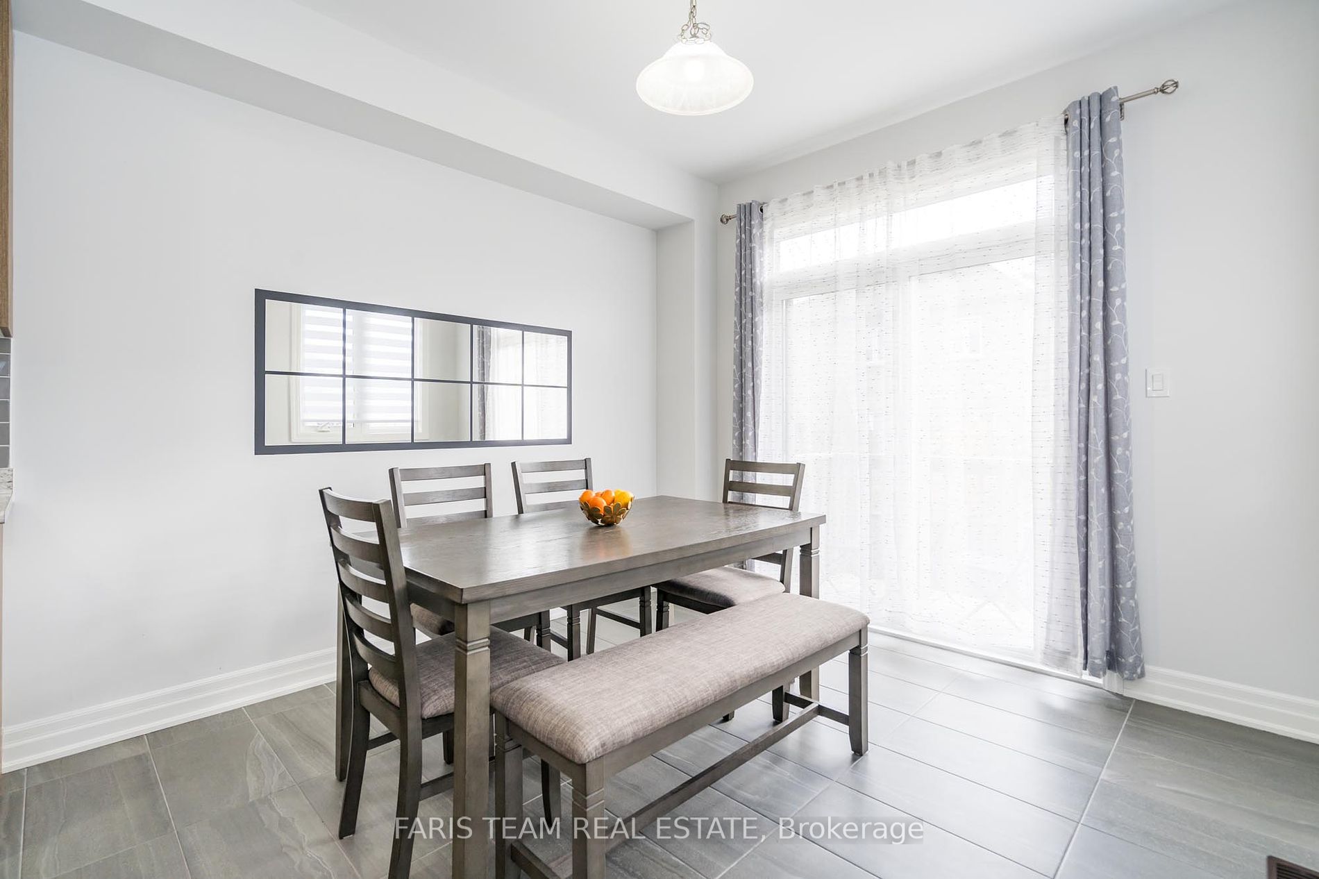 120 Wood Cres