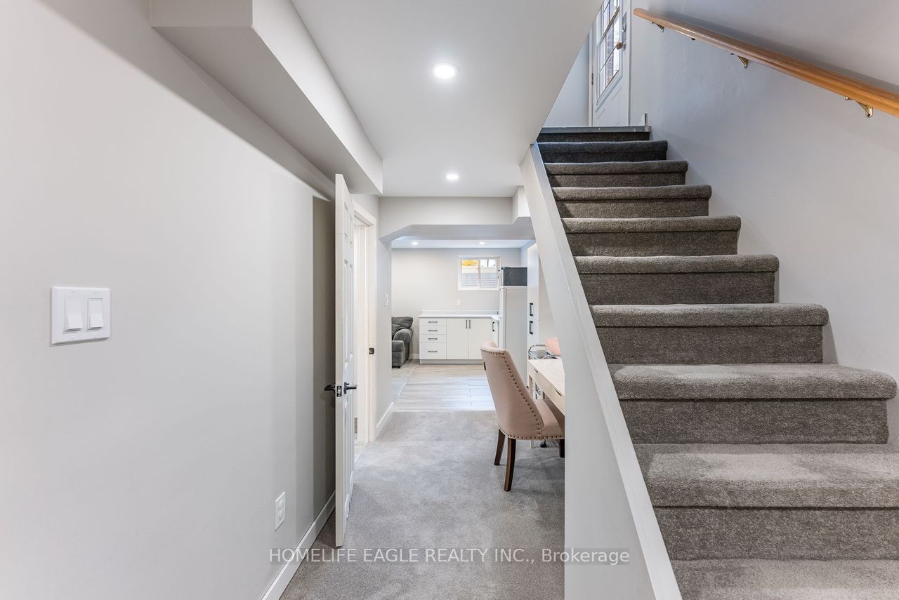 233 Hodgson Dr