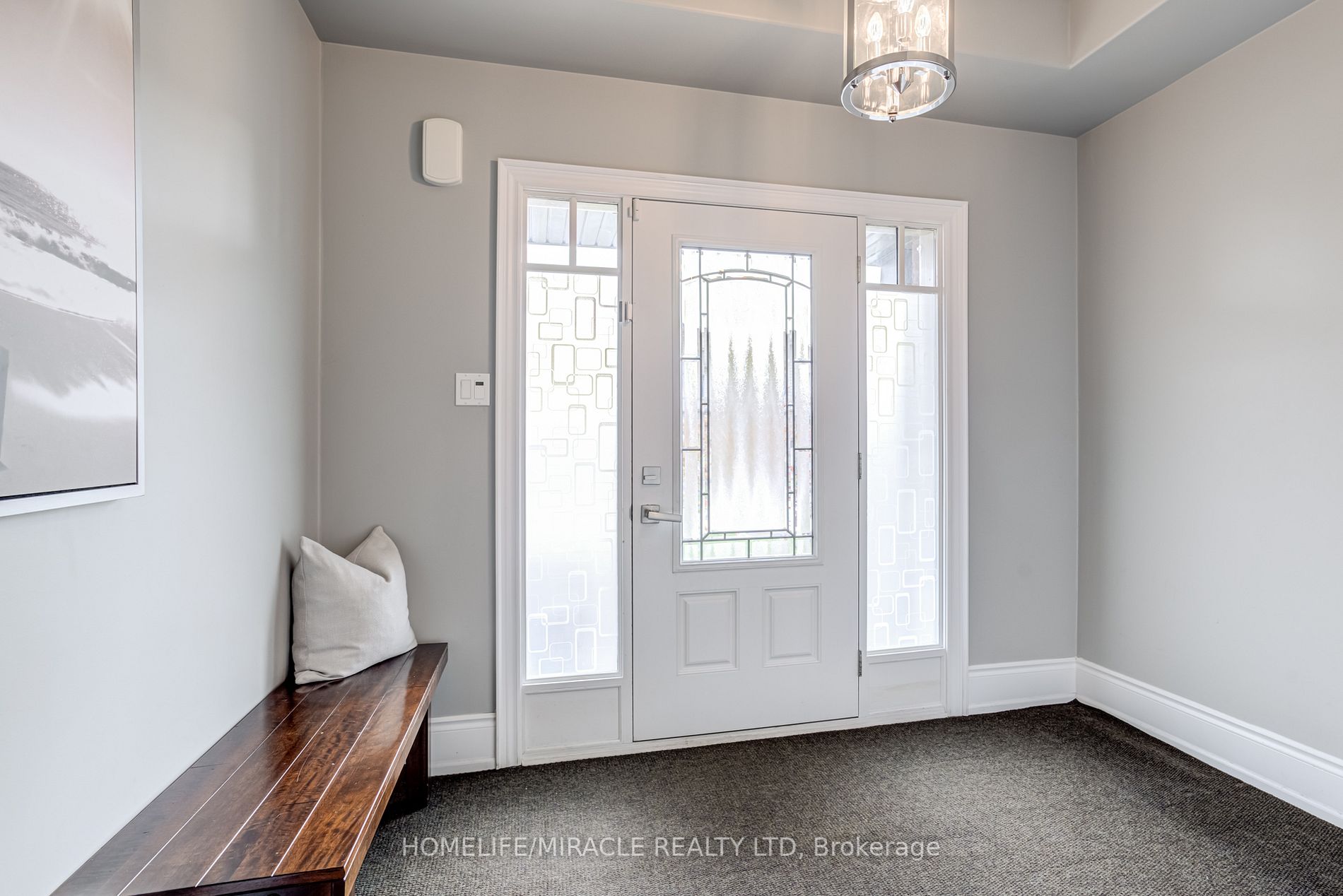 48 Carleton Tr