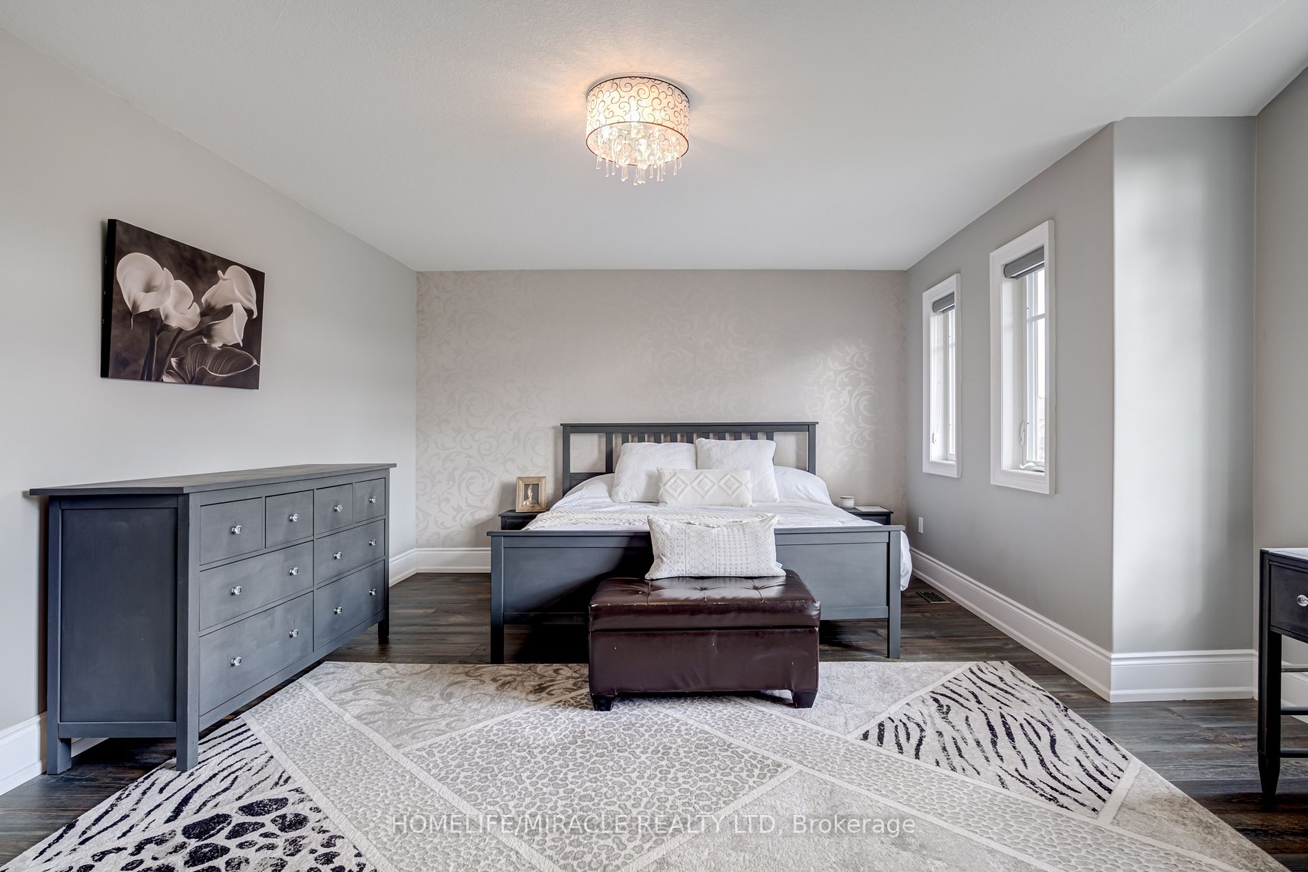 48 Carleton Tr