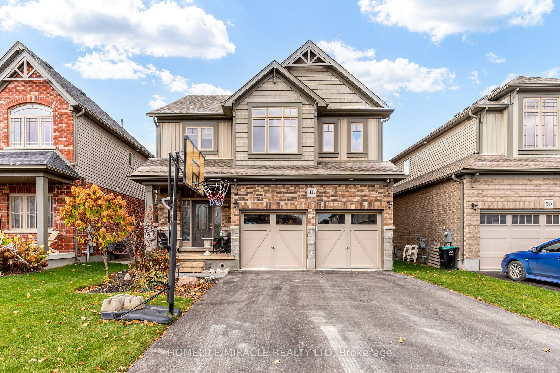 48 Carleton Tr