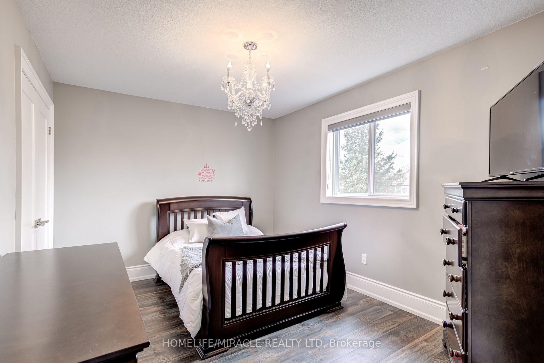 48 Carleton Tr