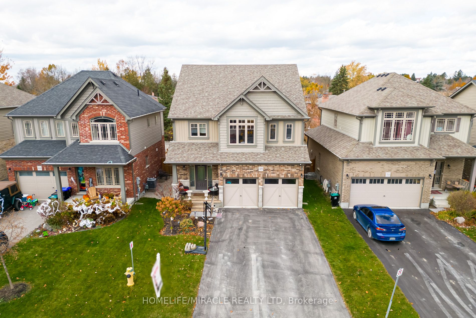 48 Carleton Tr
