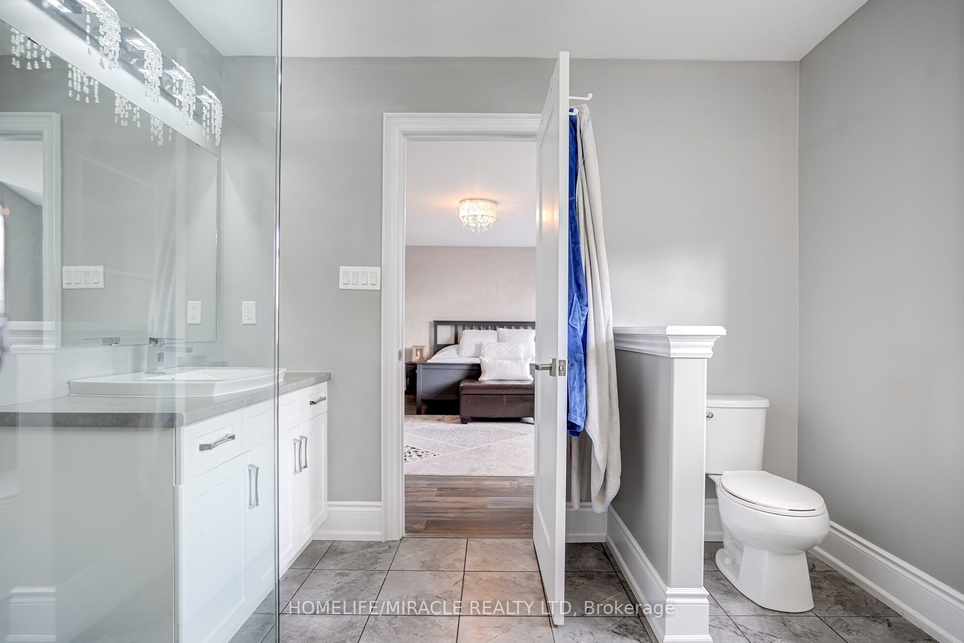 48 Carleton Tr