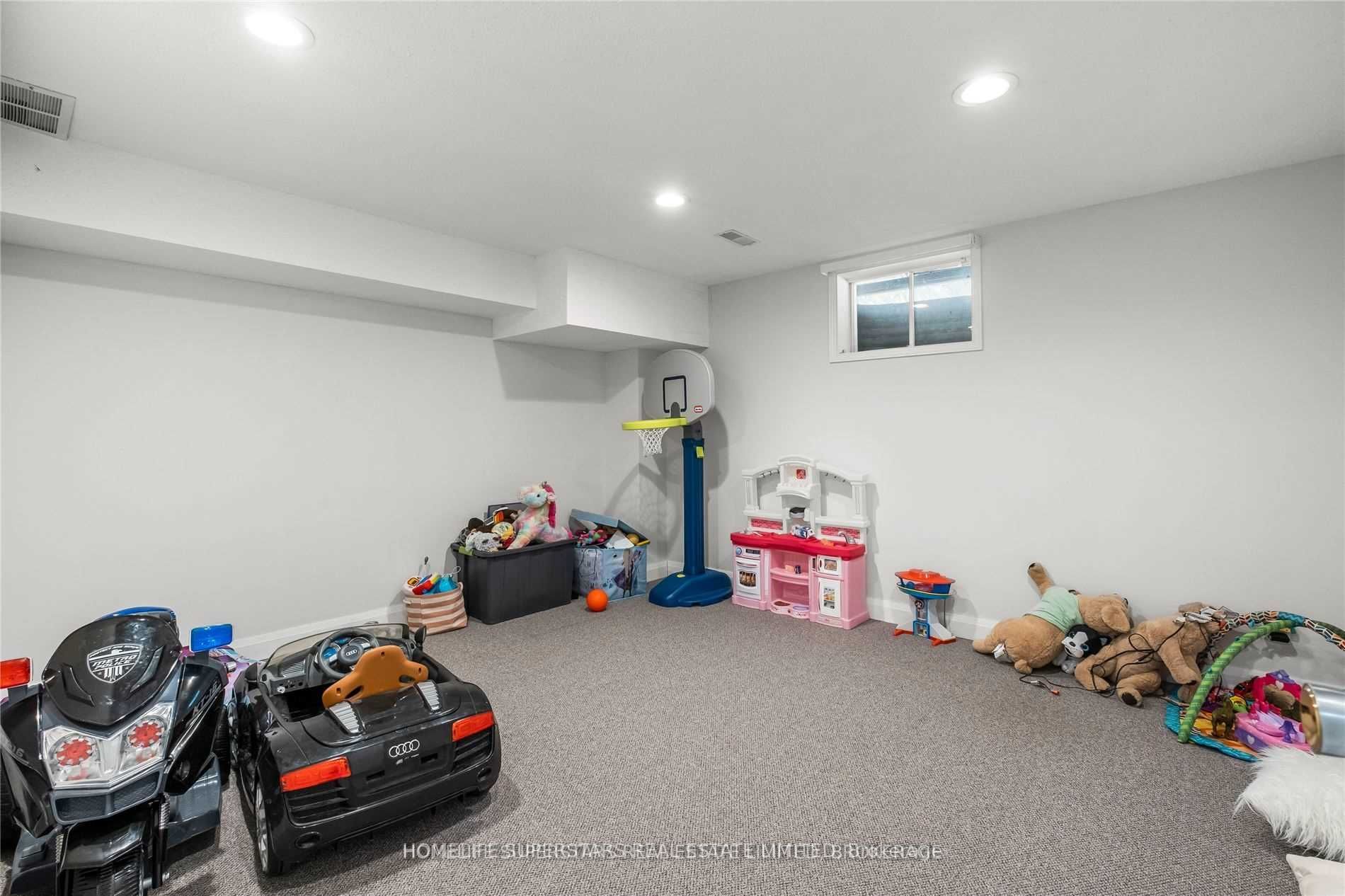 9 Vanvalley Dr