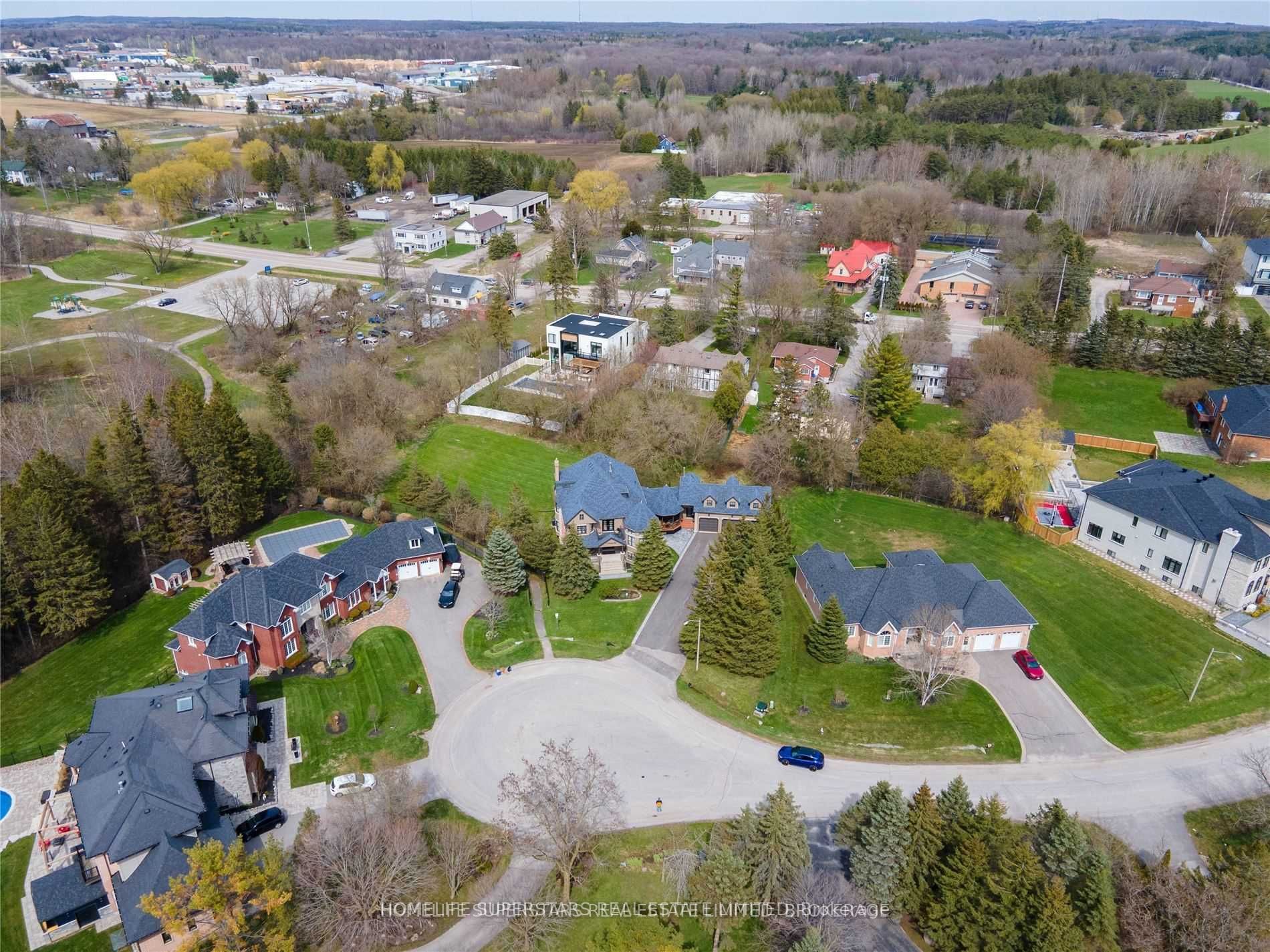 9 Vanvalley Dr