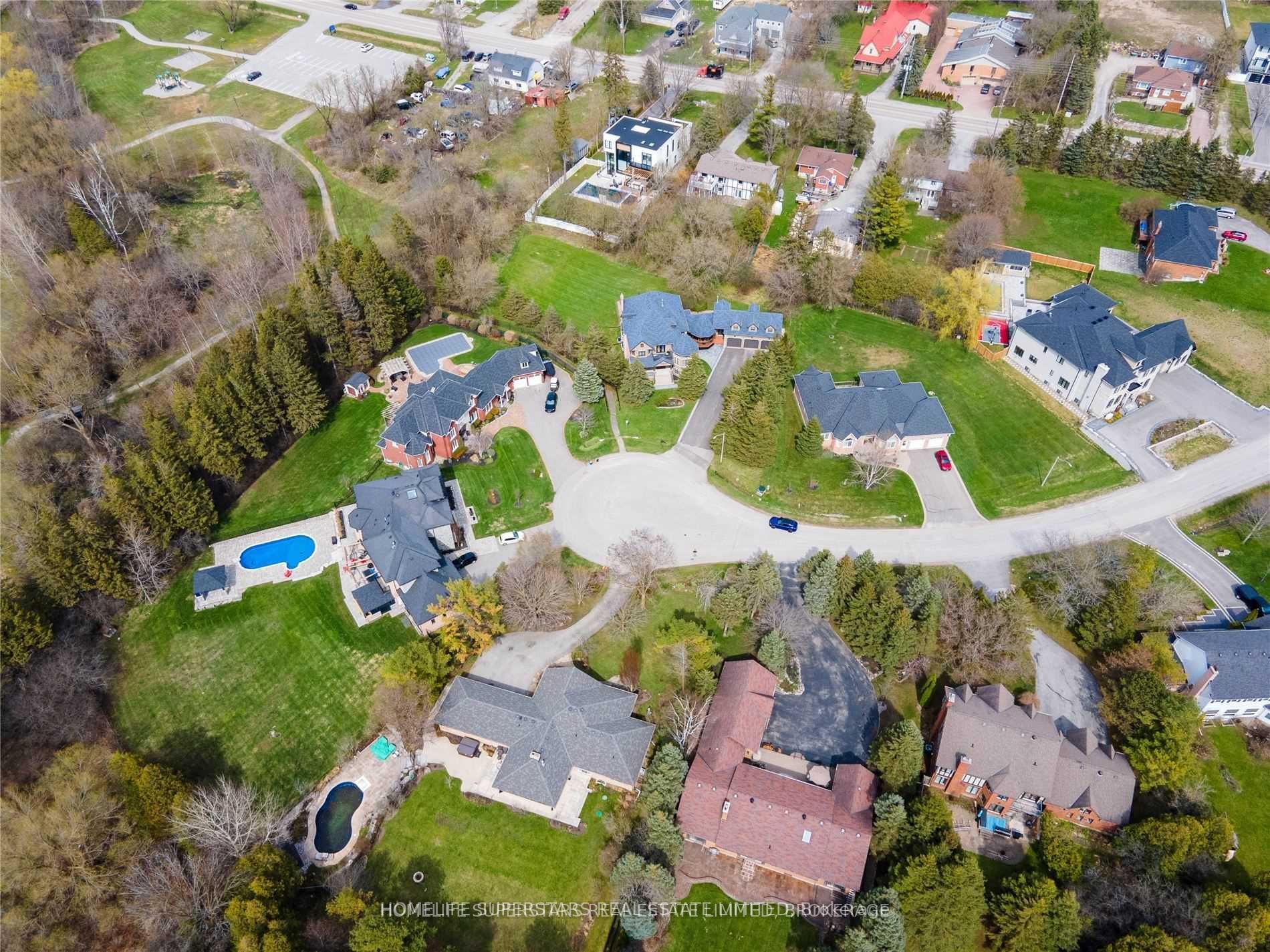 9 Vanvalley Dr