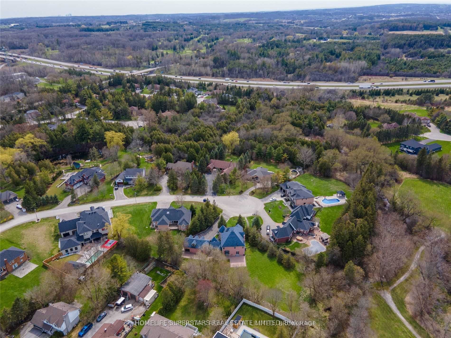 9 Vanvalley Dr