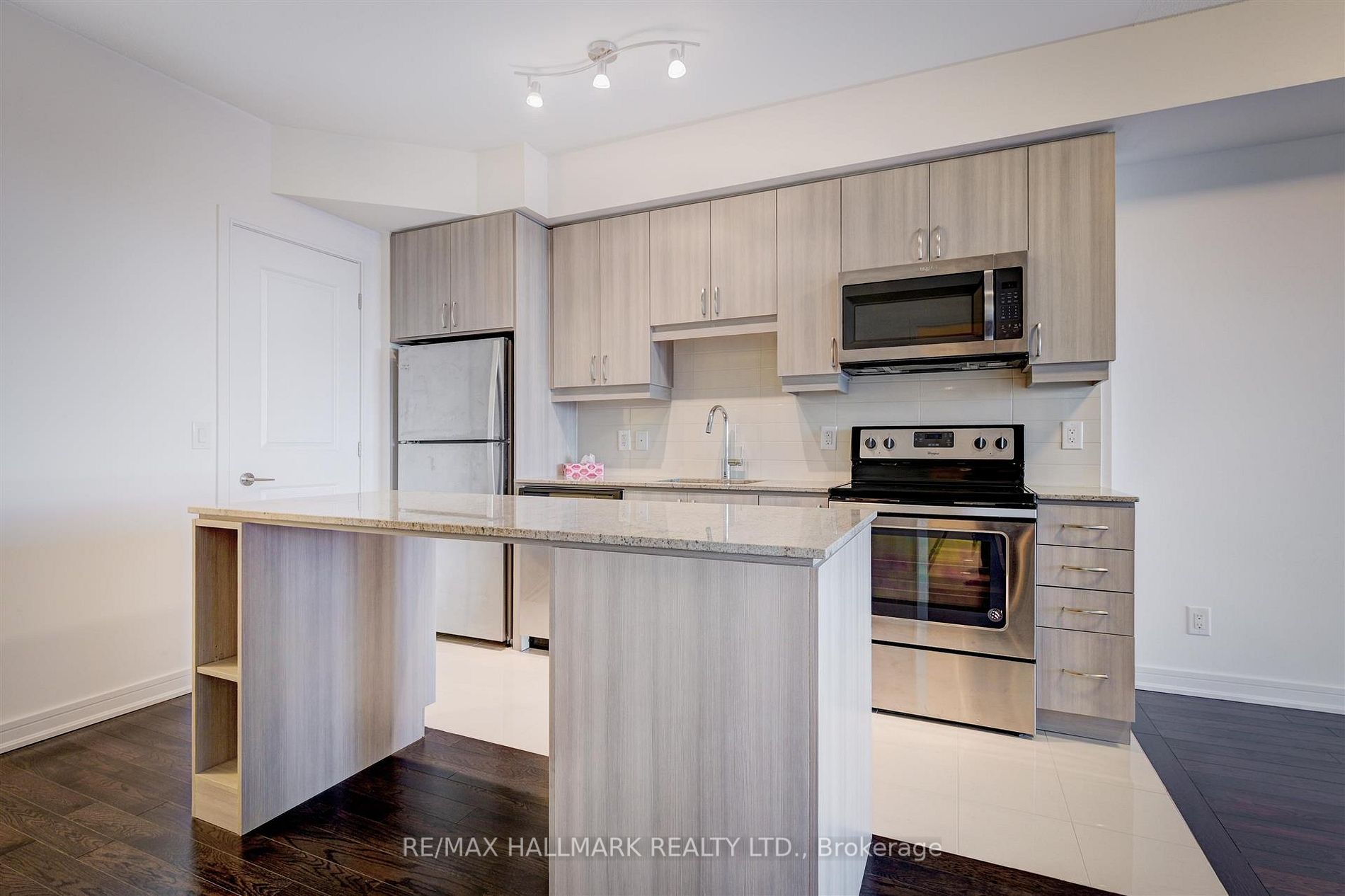9205 Yonge Street, #1406