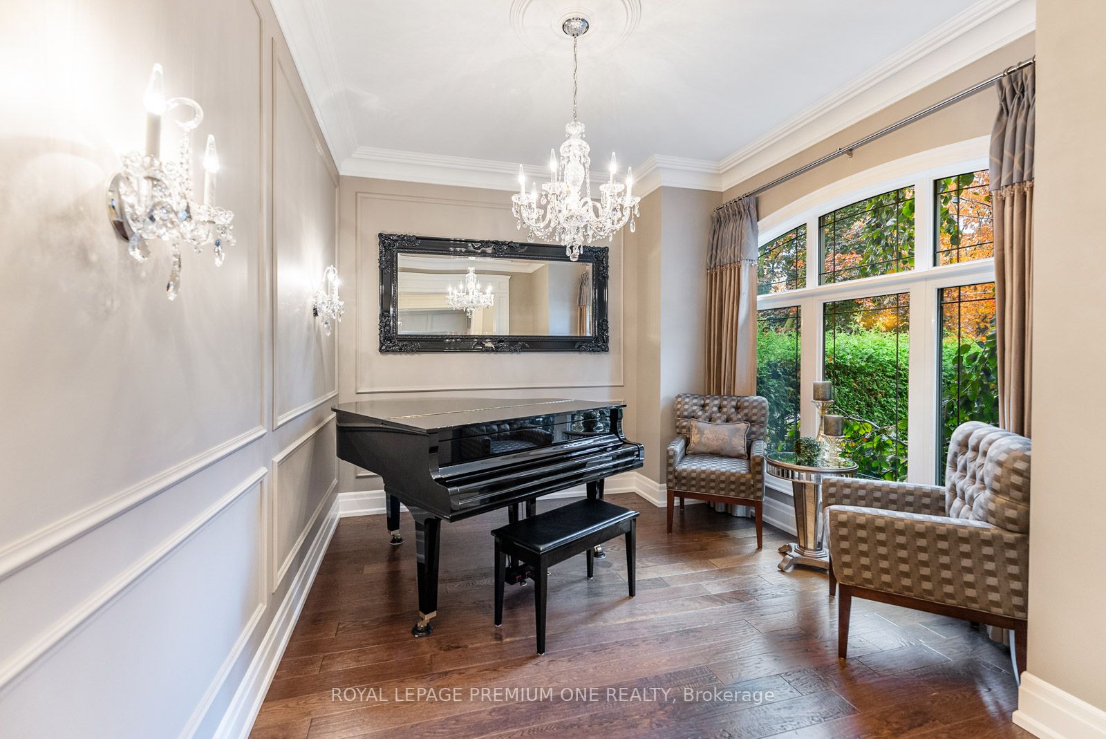 6 Weller Cres