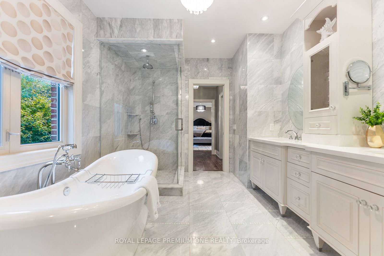 6 Weller Cres