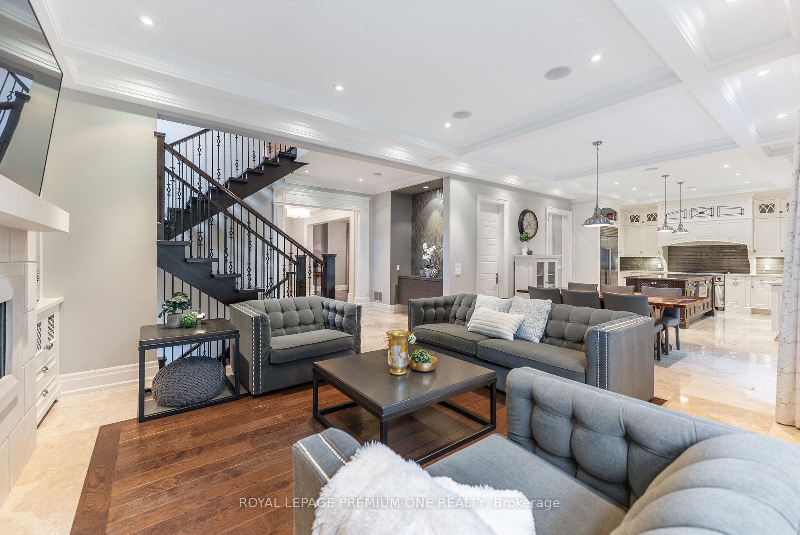 6 Weller Cres