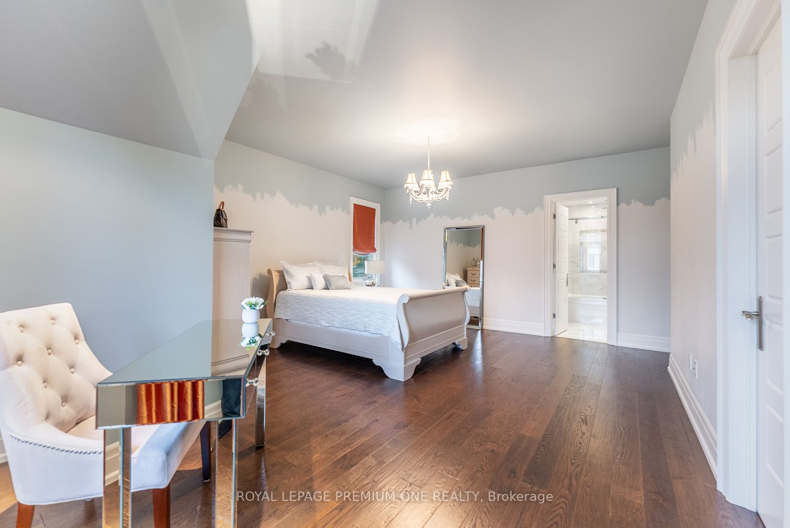 6 Weller Cres