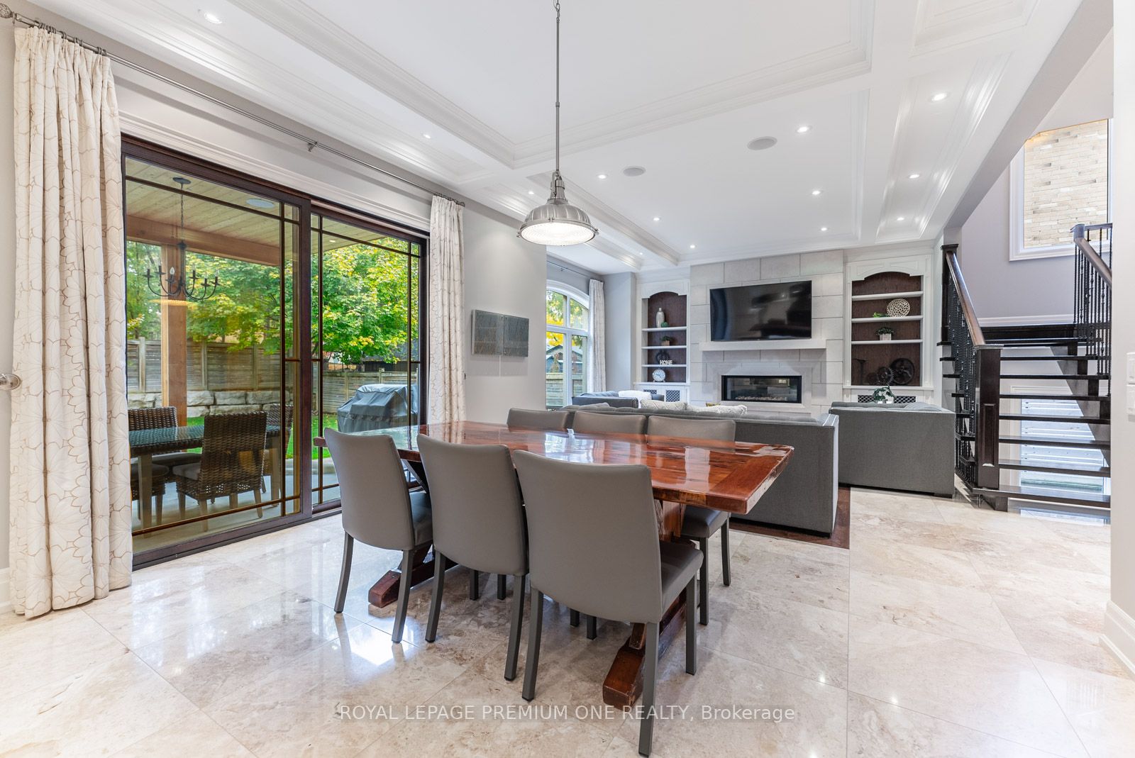 6 Weller Cres