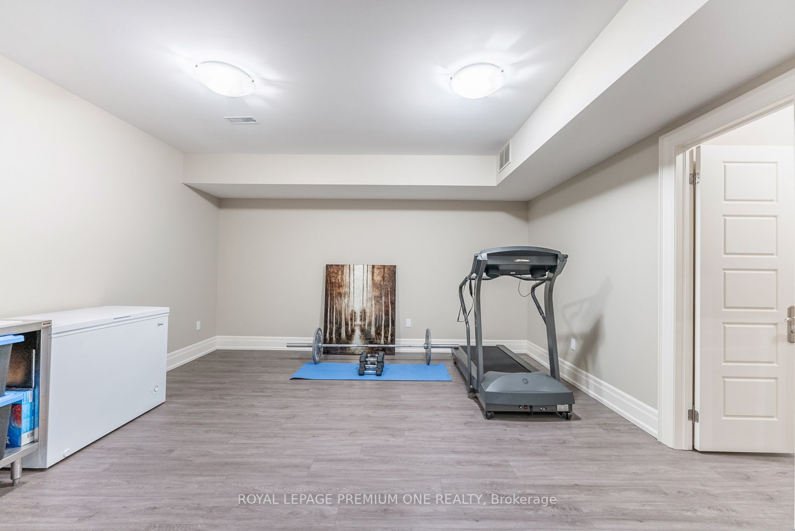 6 Weller Cres