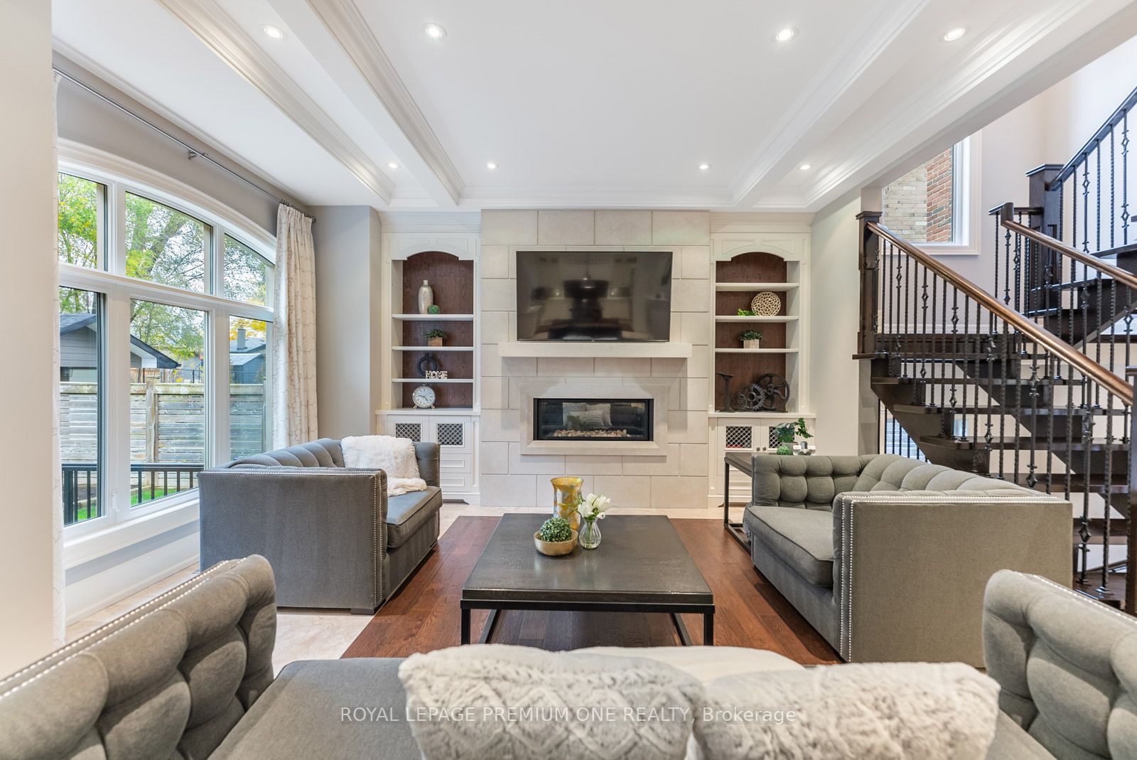 6 Weller Cres