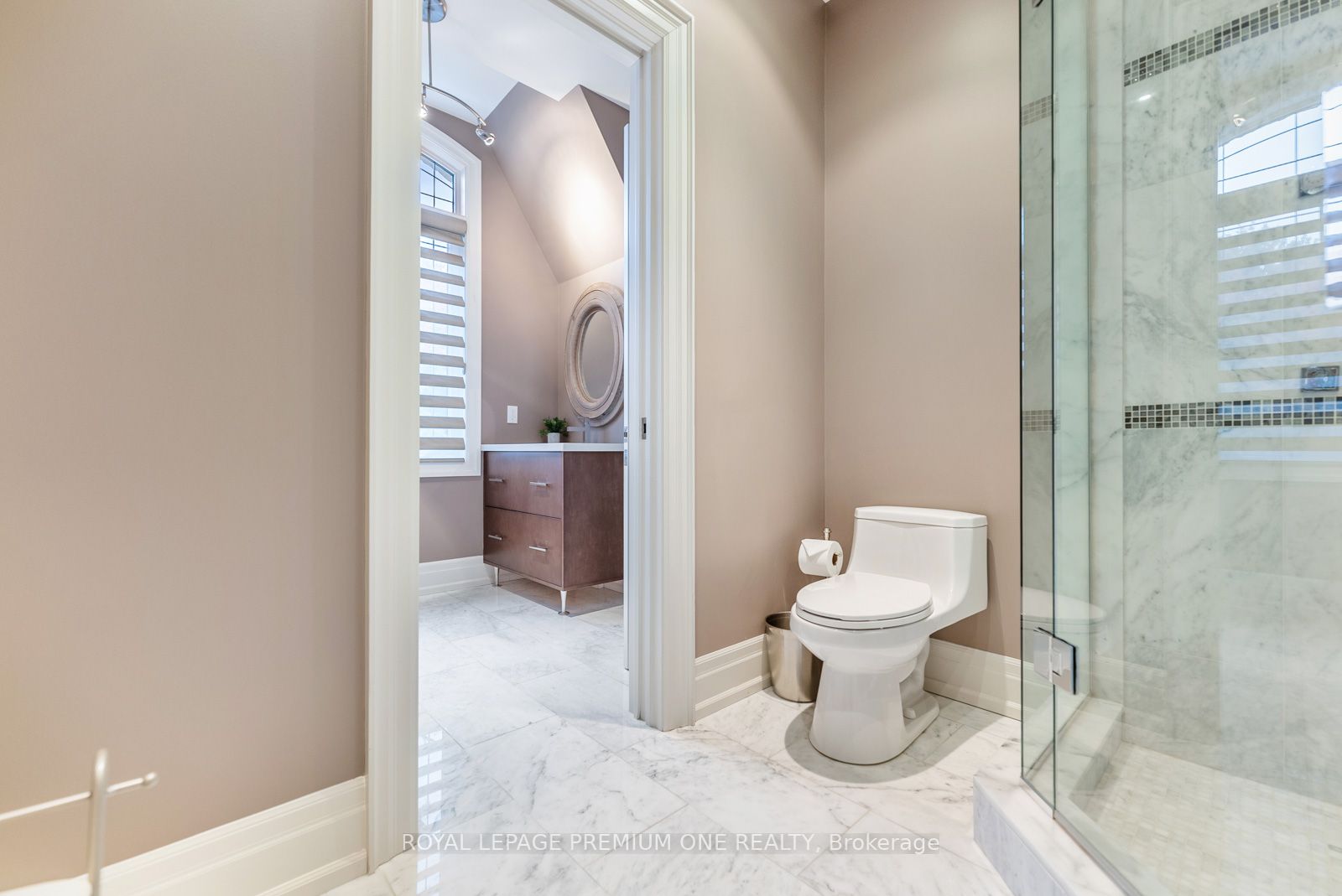 6 Weller Cres
