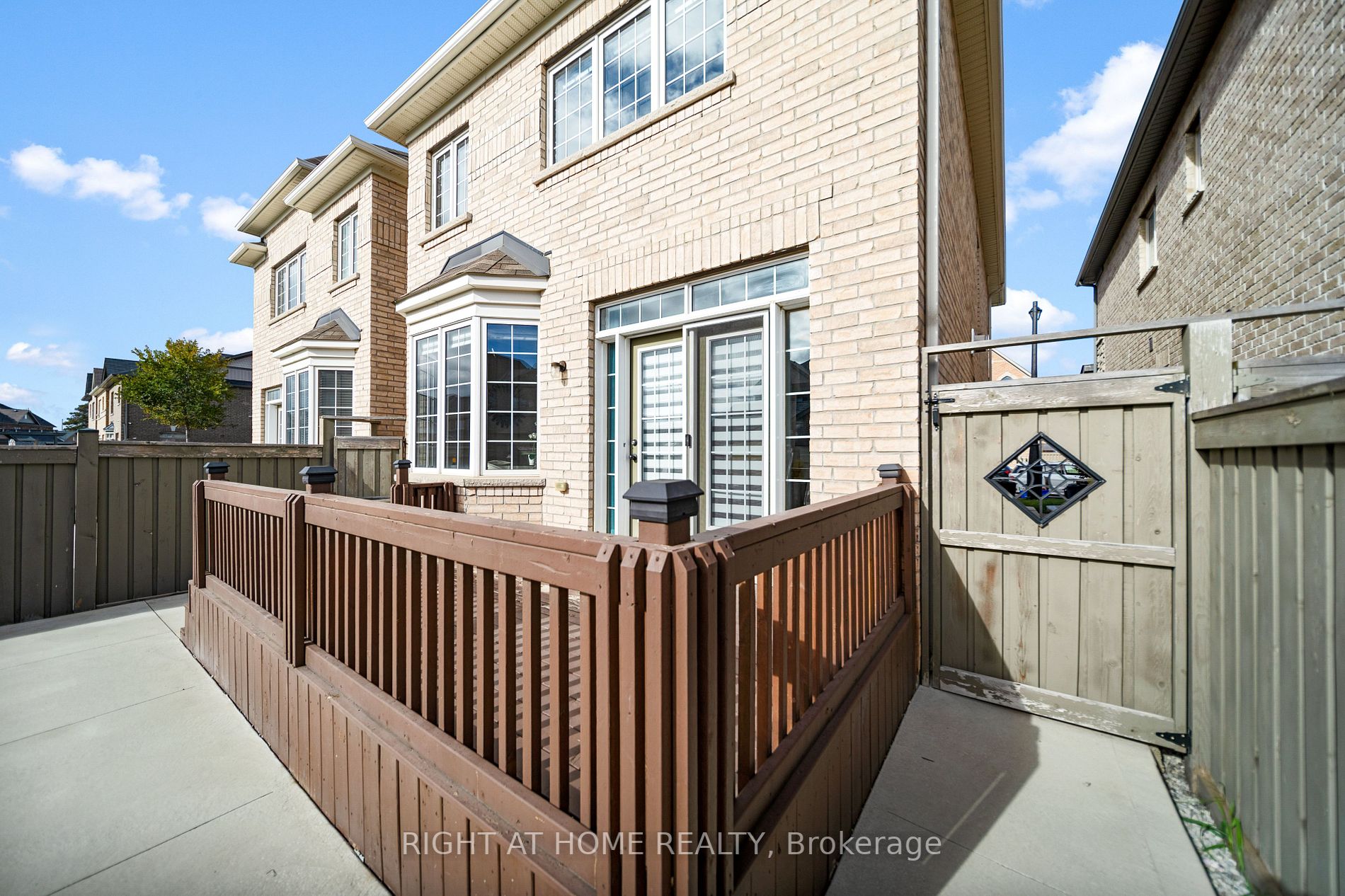 222 Kincardine St