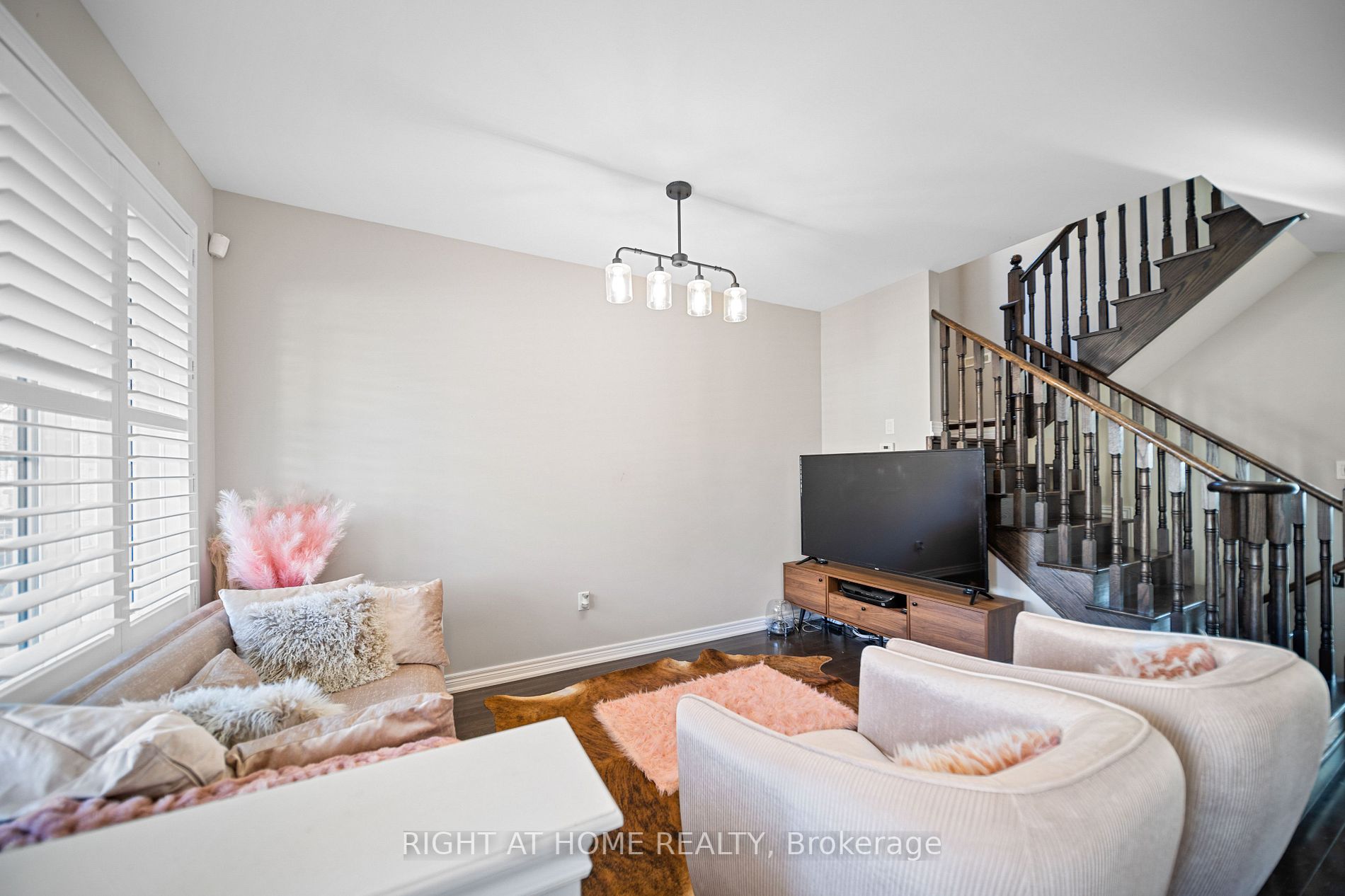 222 Kincardine St