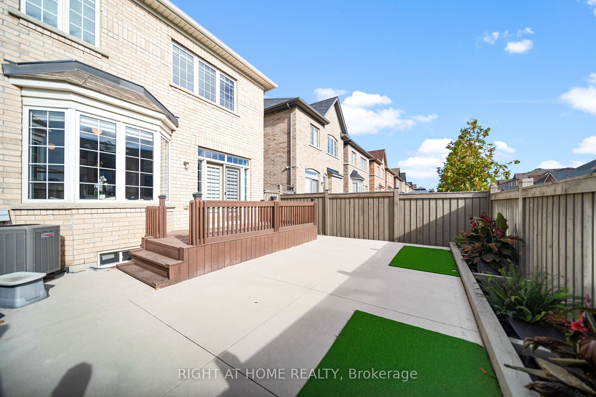 222 Kincardine St