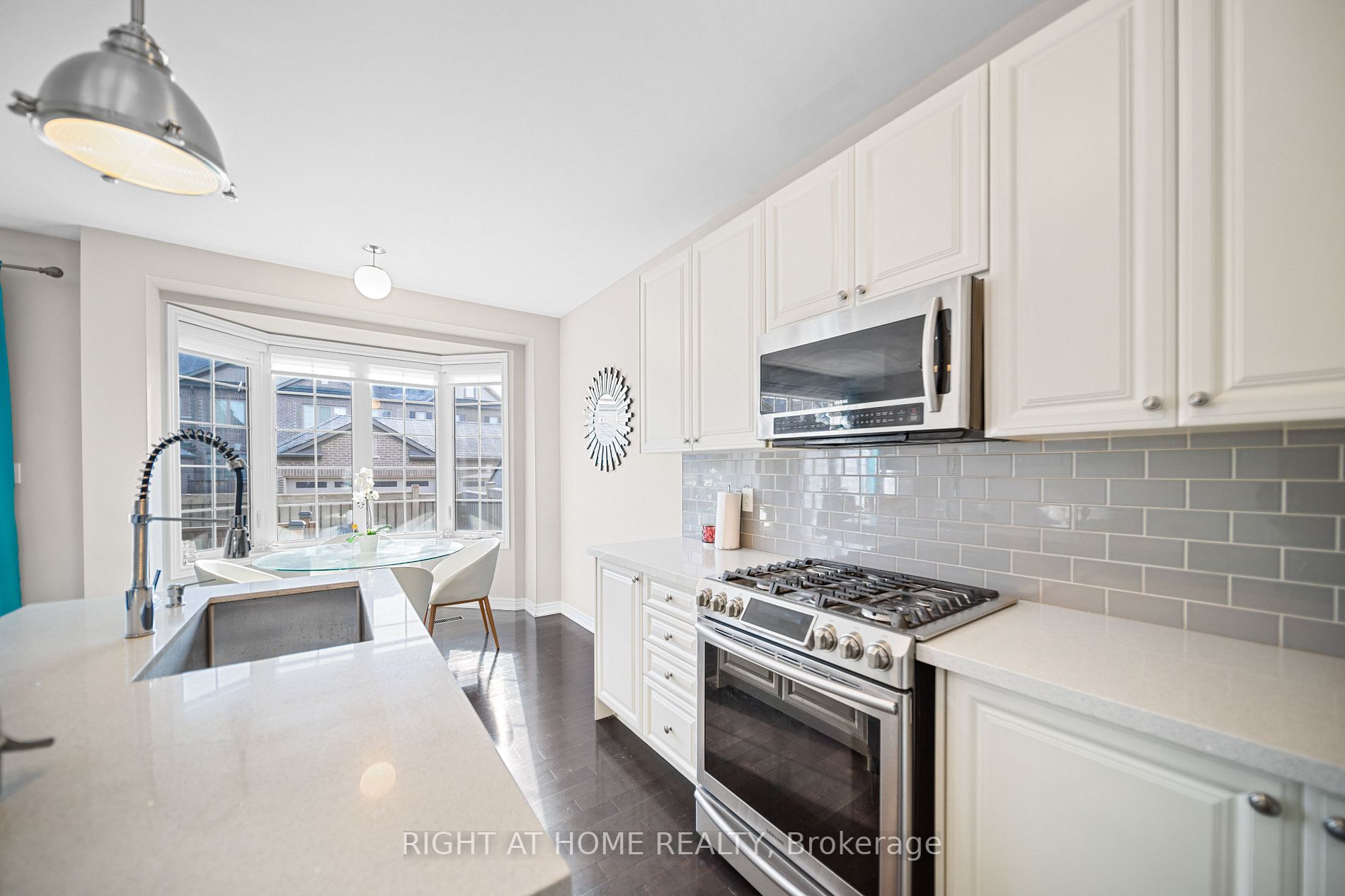 222 Kincardine St
