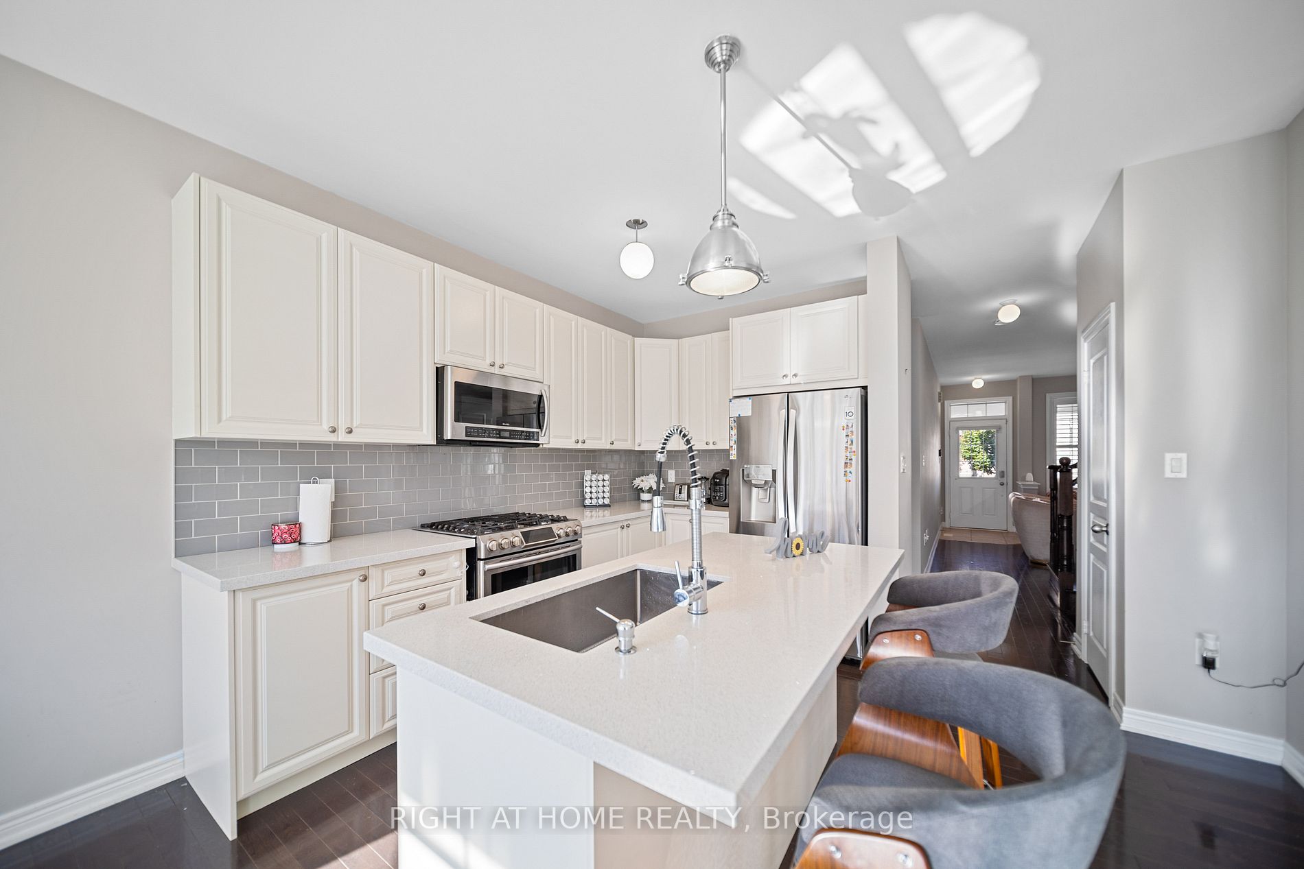 222 Kincardine St