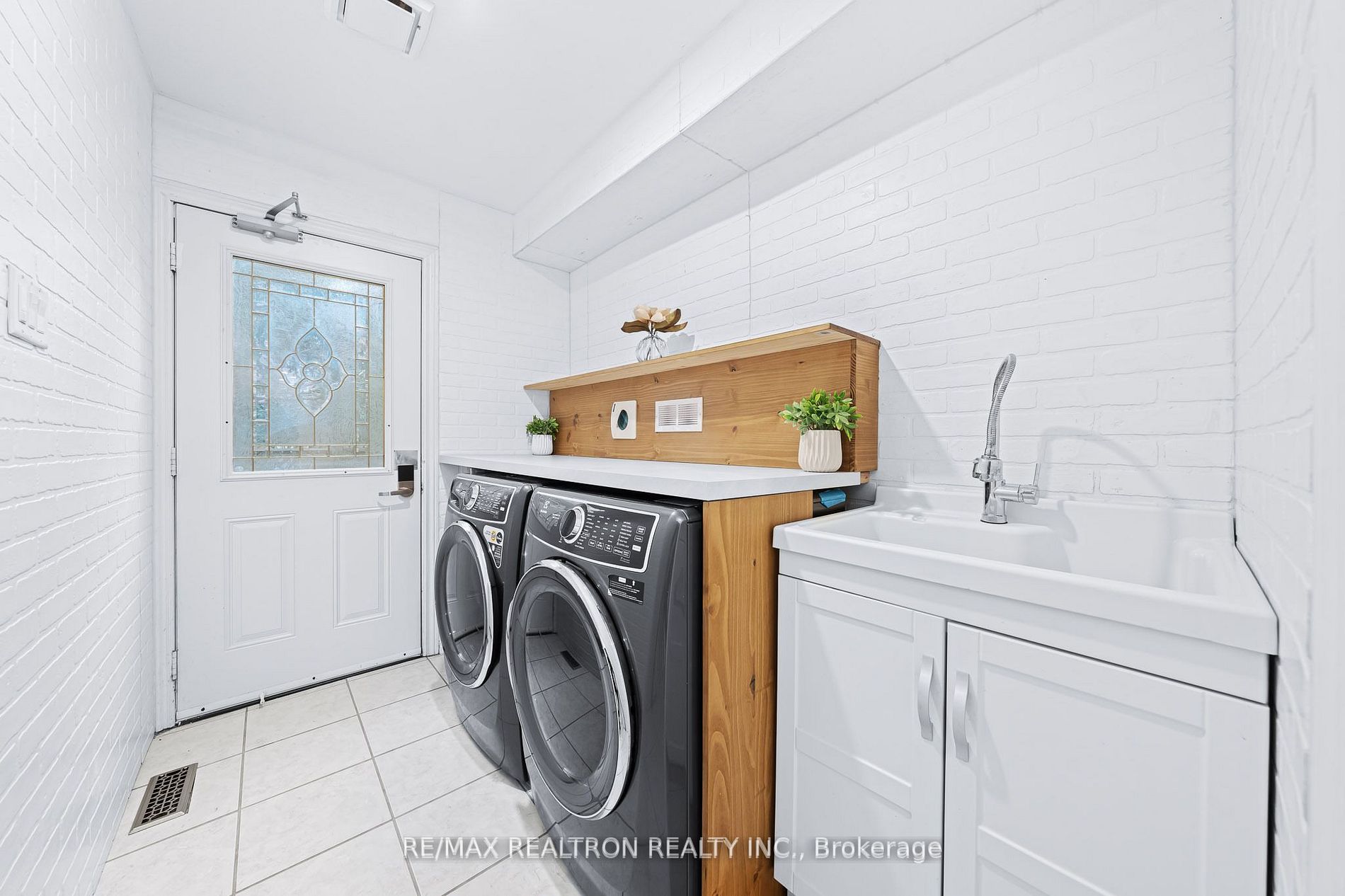 31 Westbourne Crt