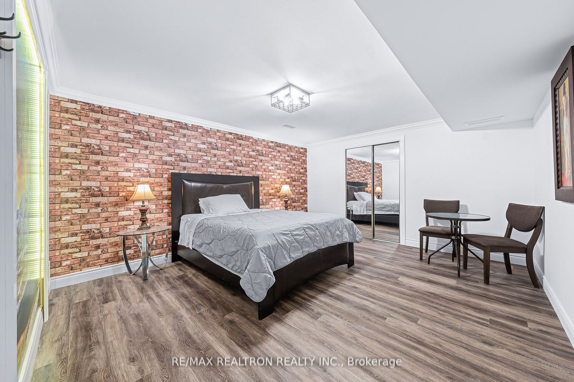 31 Westbourne Crt