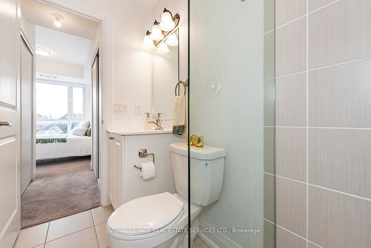 18 Coles Ave, #703