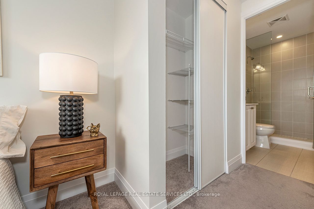 18 Coles Ave, #703