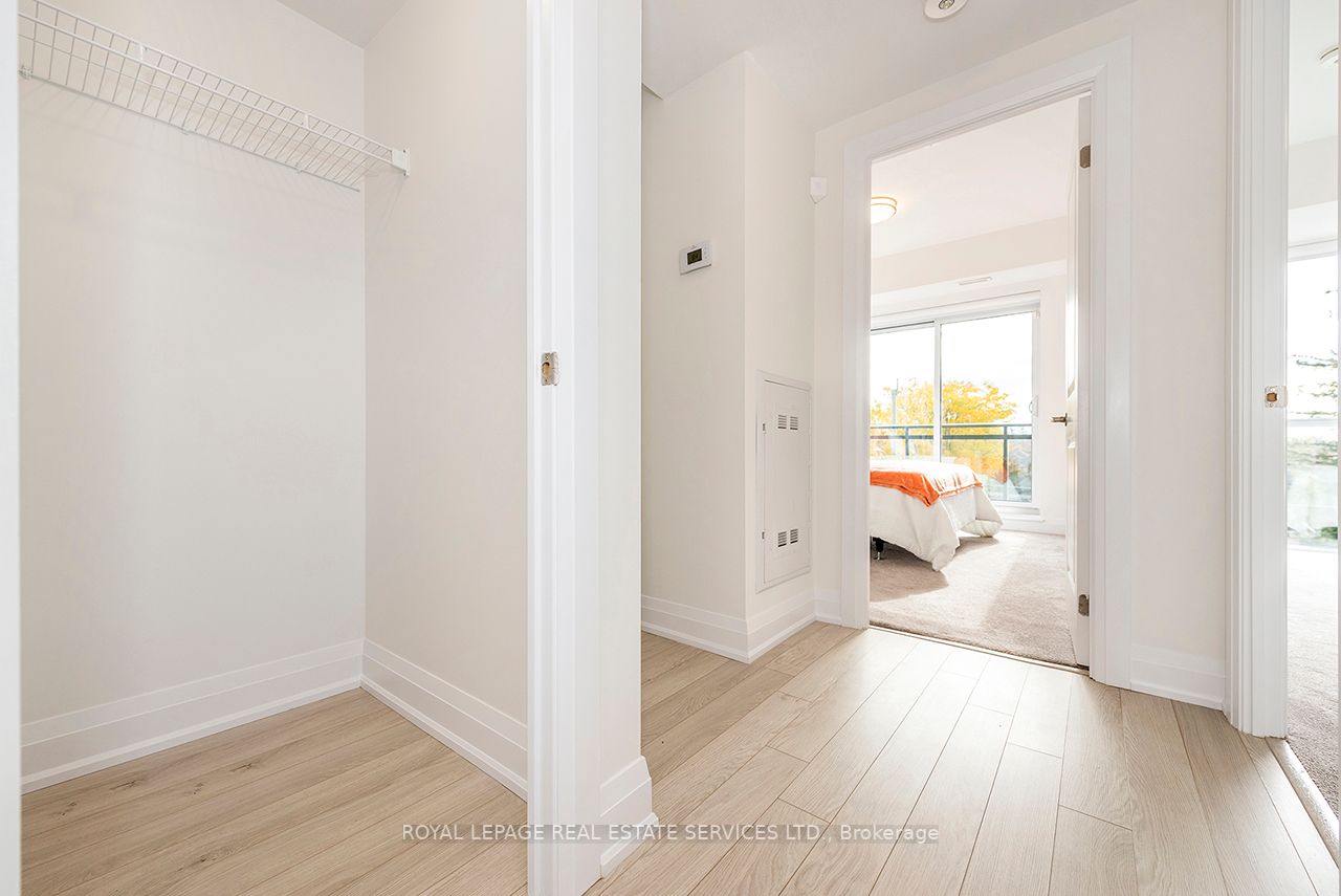 18 Coles Ave, #703