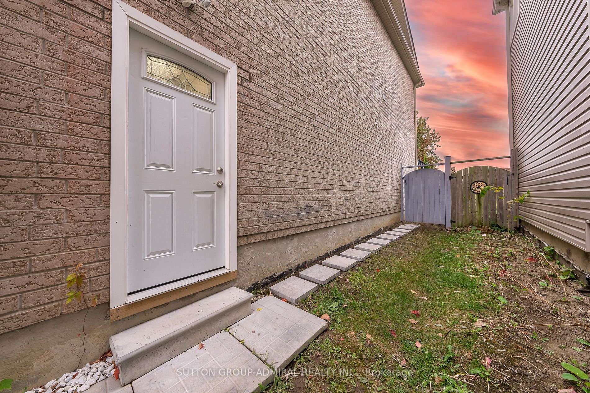 3 Bradford St
