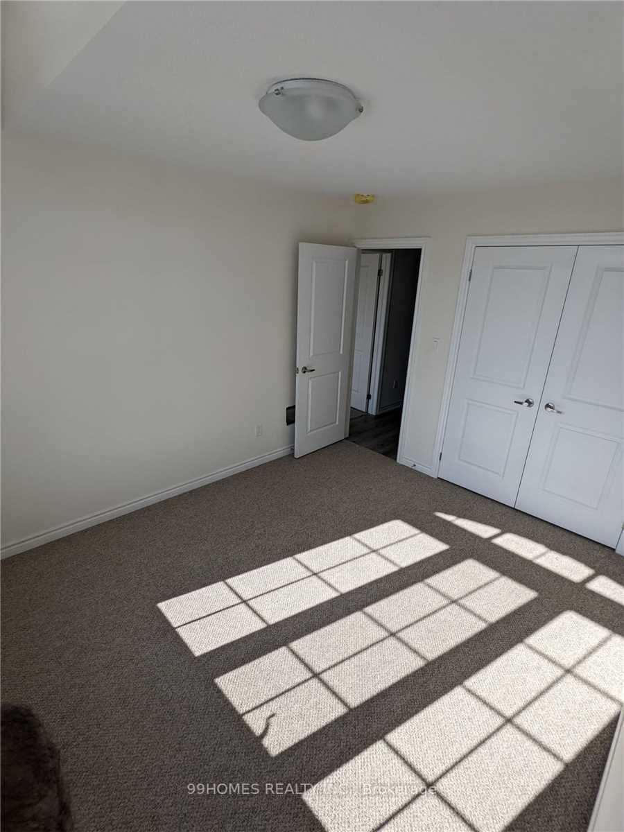 13 Ferragine Cres