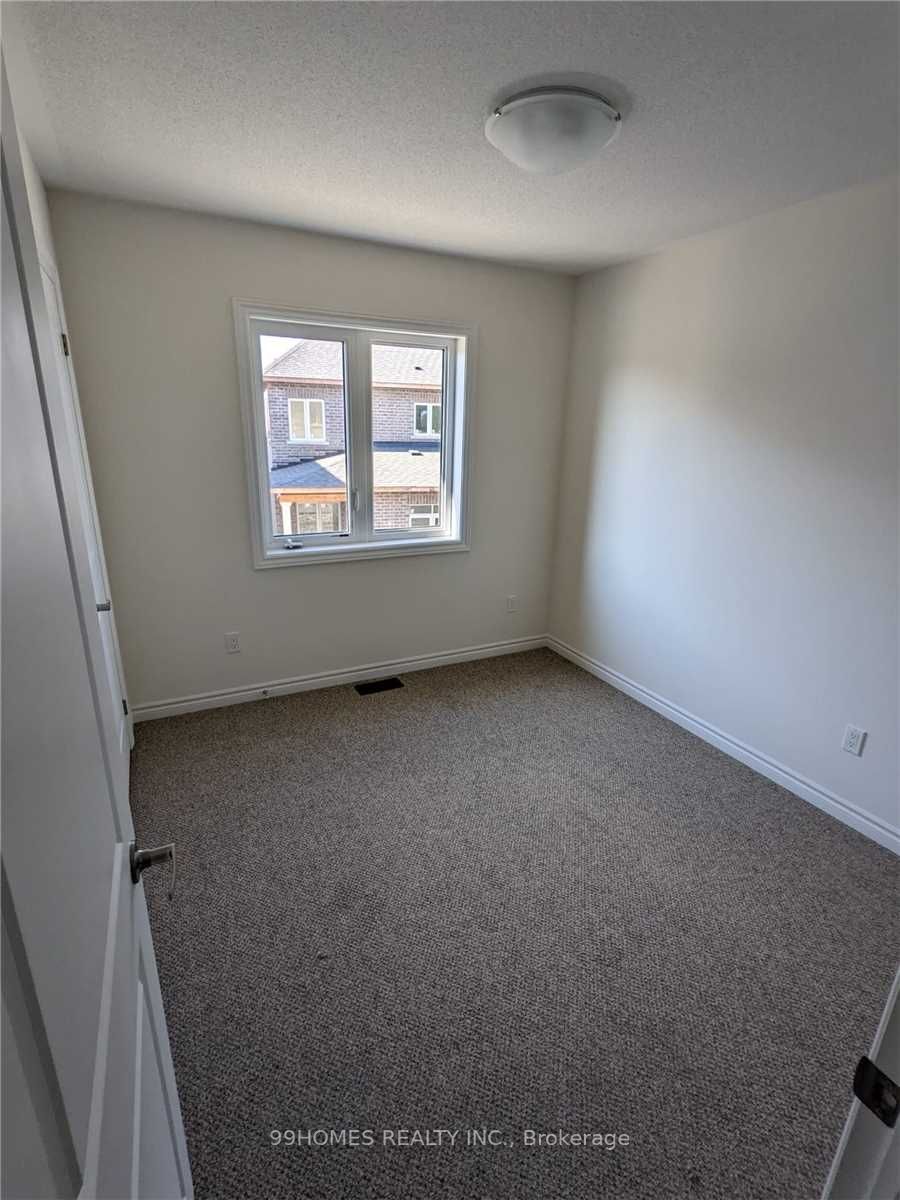 13 Ferragine Cres