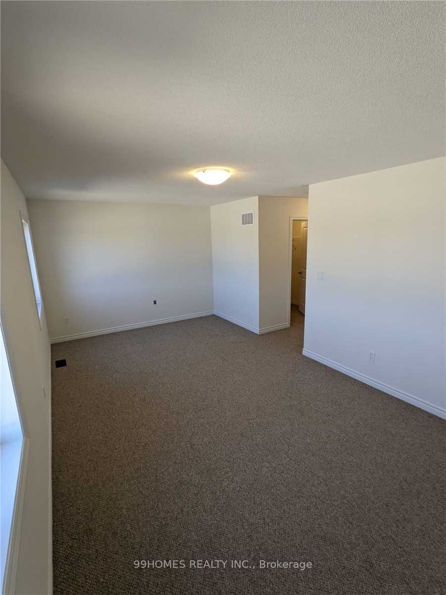 13 Ferragine Cres