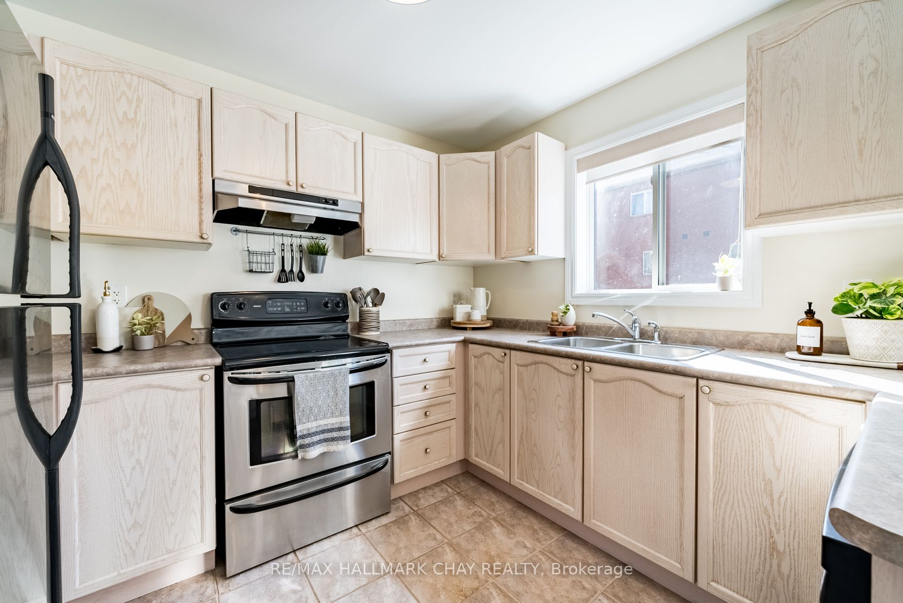 75 Gail Parks Cres