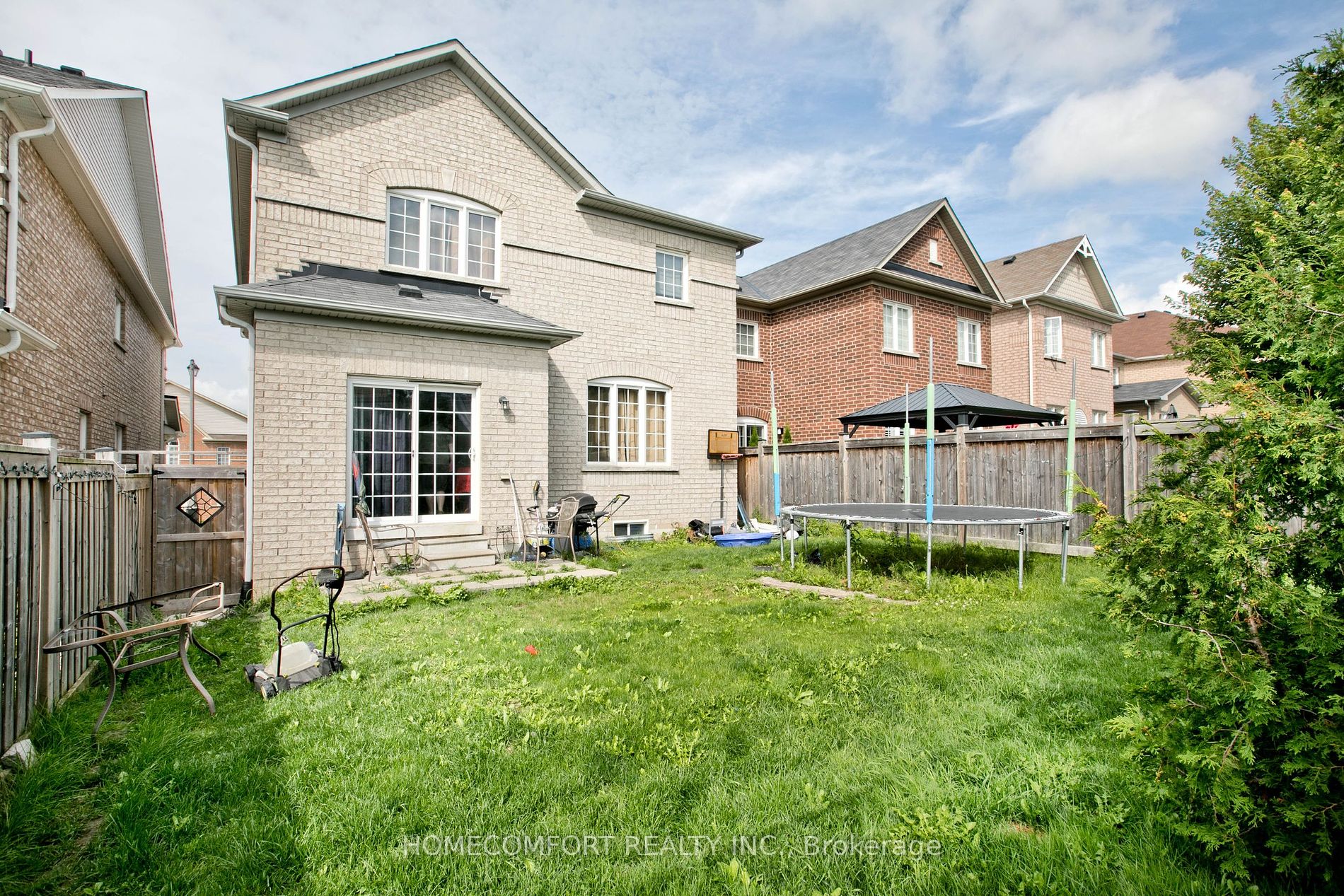 32 Herefordshire Cres