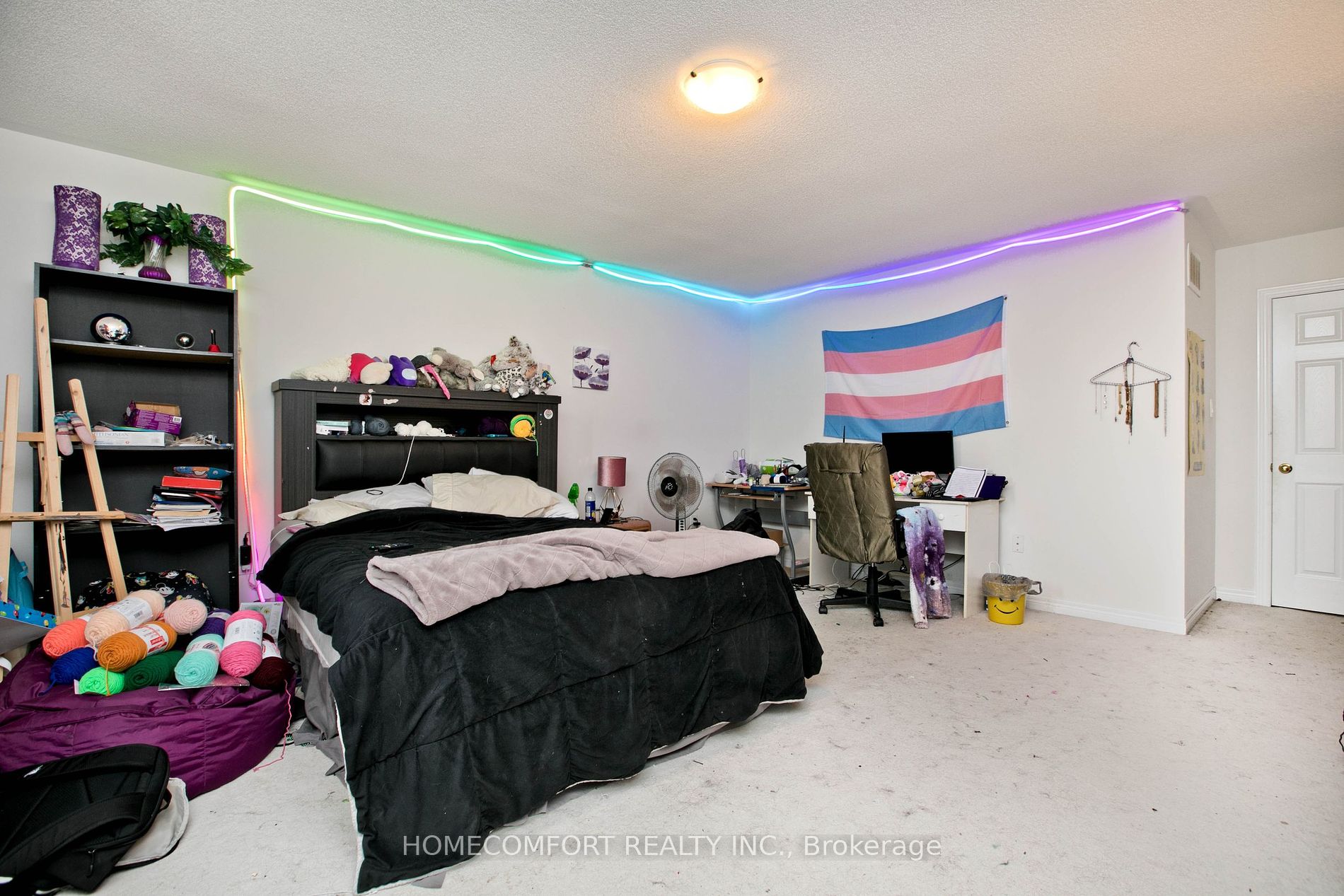 32 Herefordshire Cres