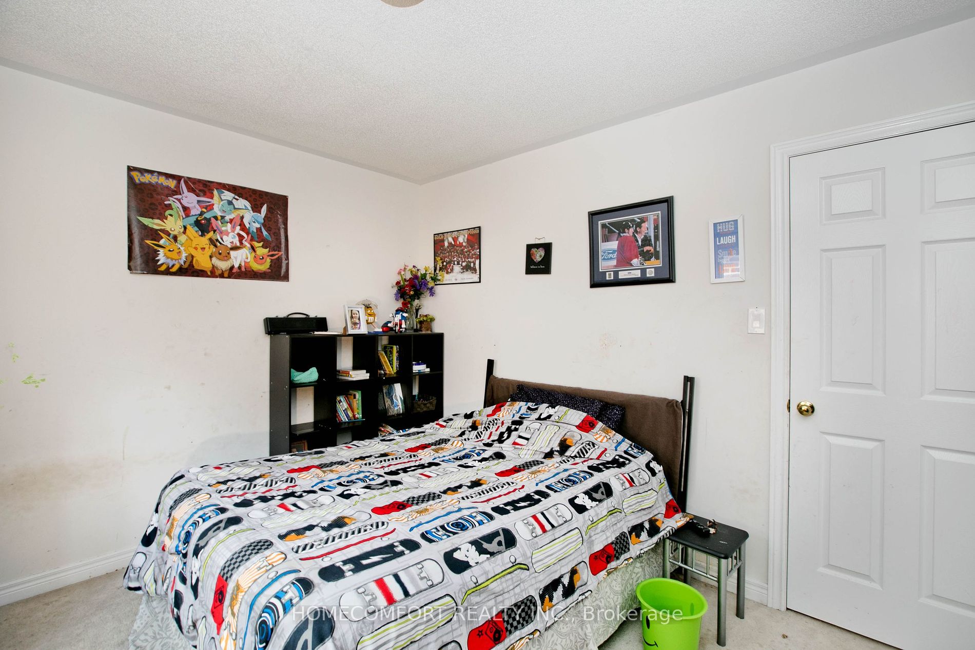 32 Herefordshire Cres