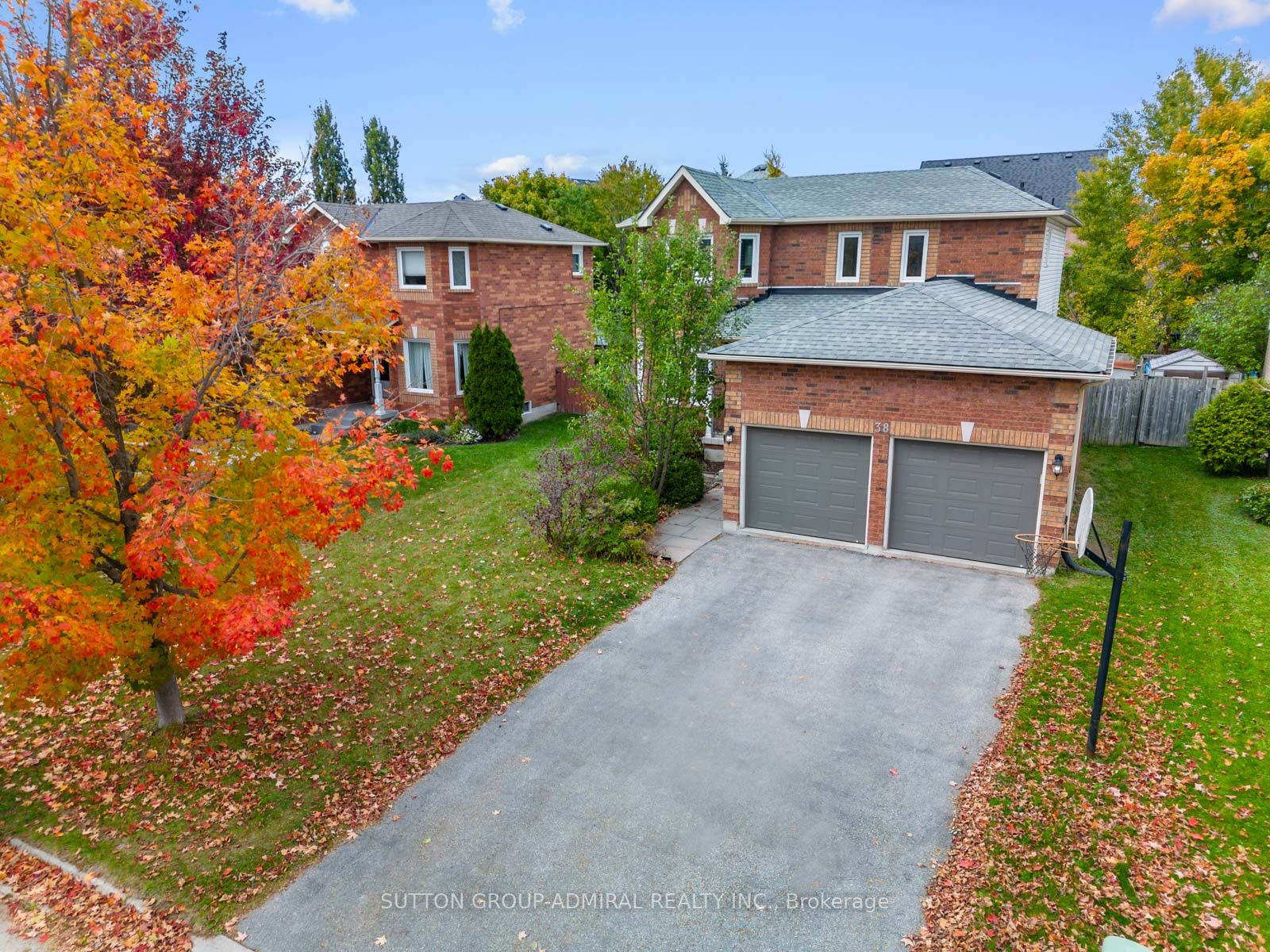 38 Iveagh Dr