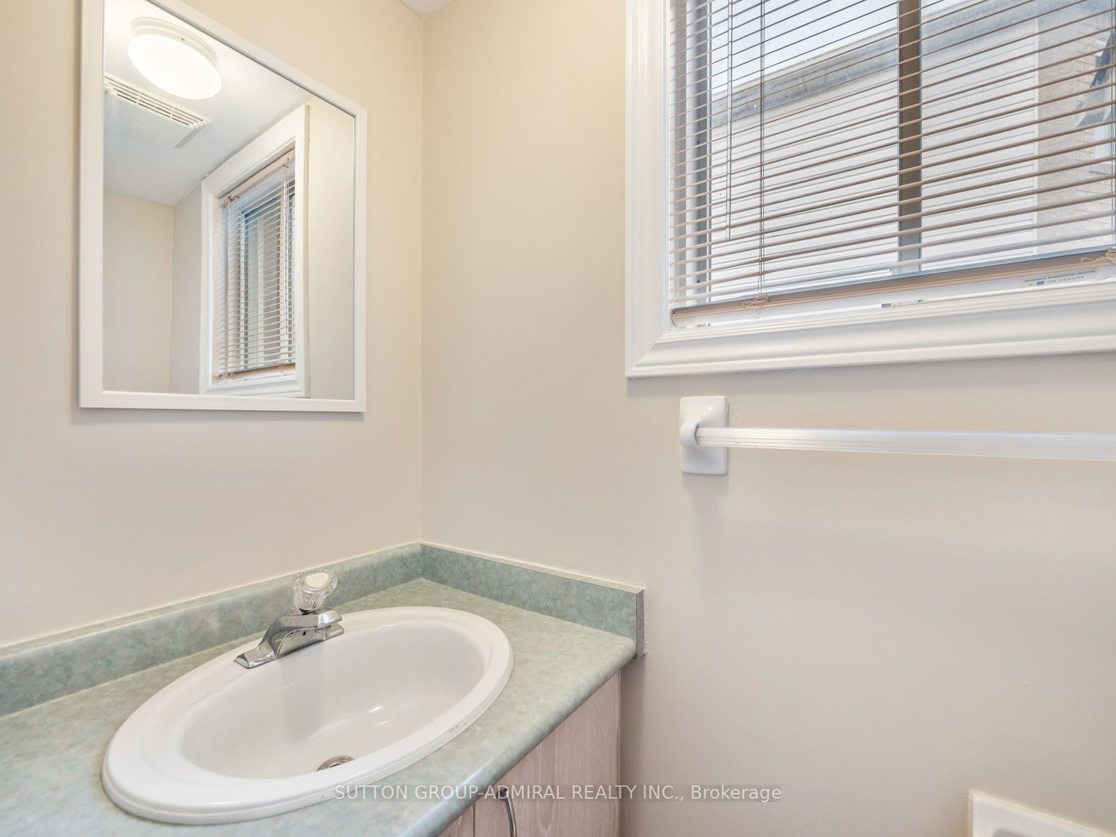 38 Iveagh Dr