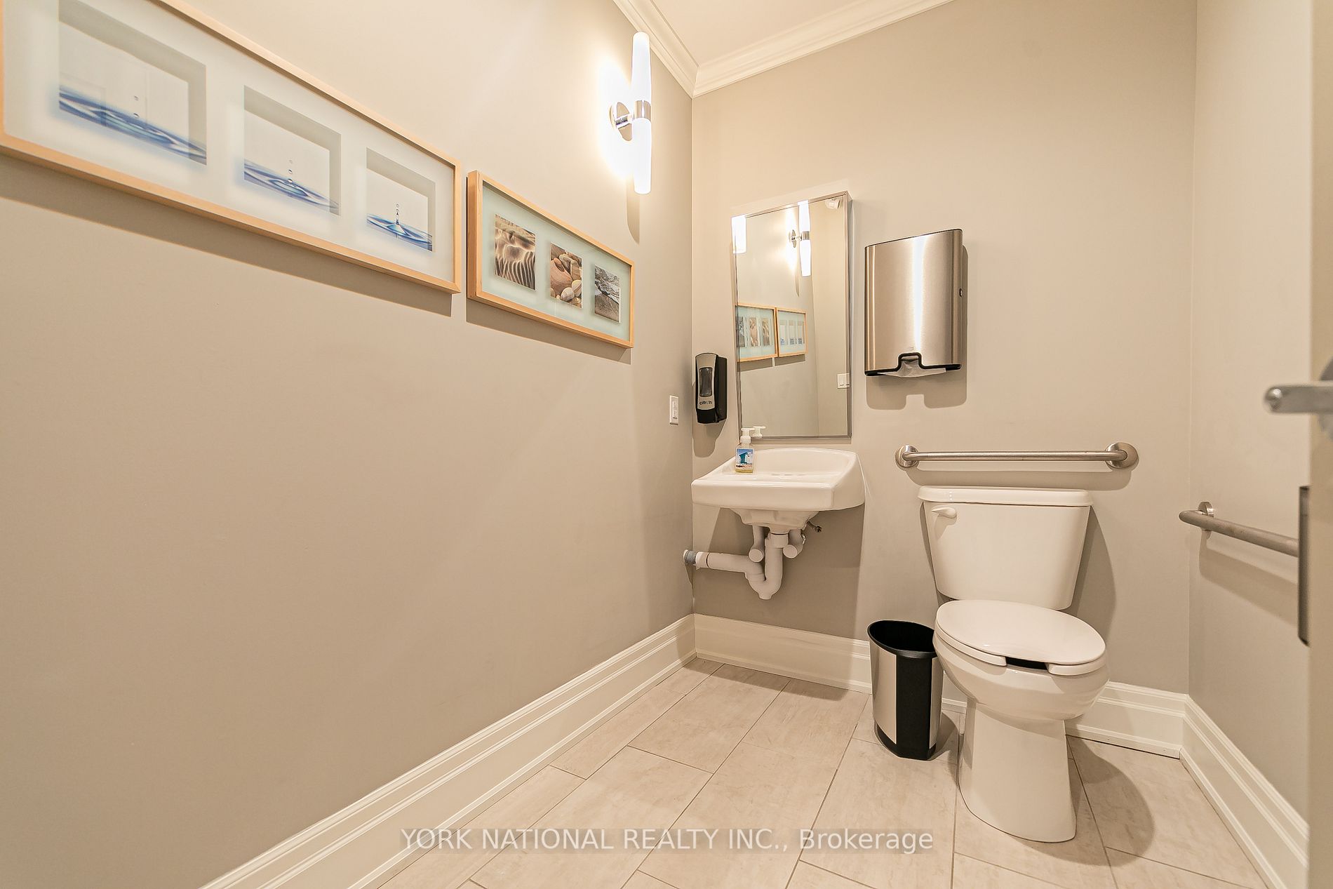 95 Wellington St E, #2nd Flr