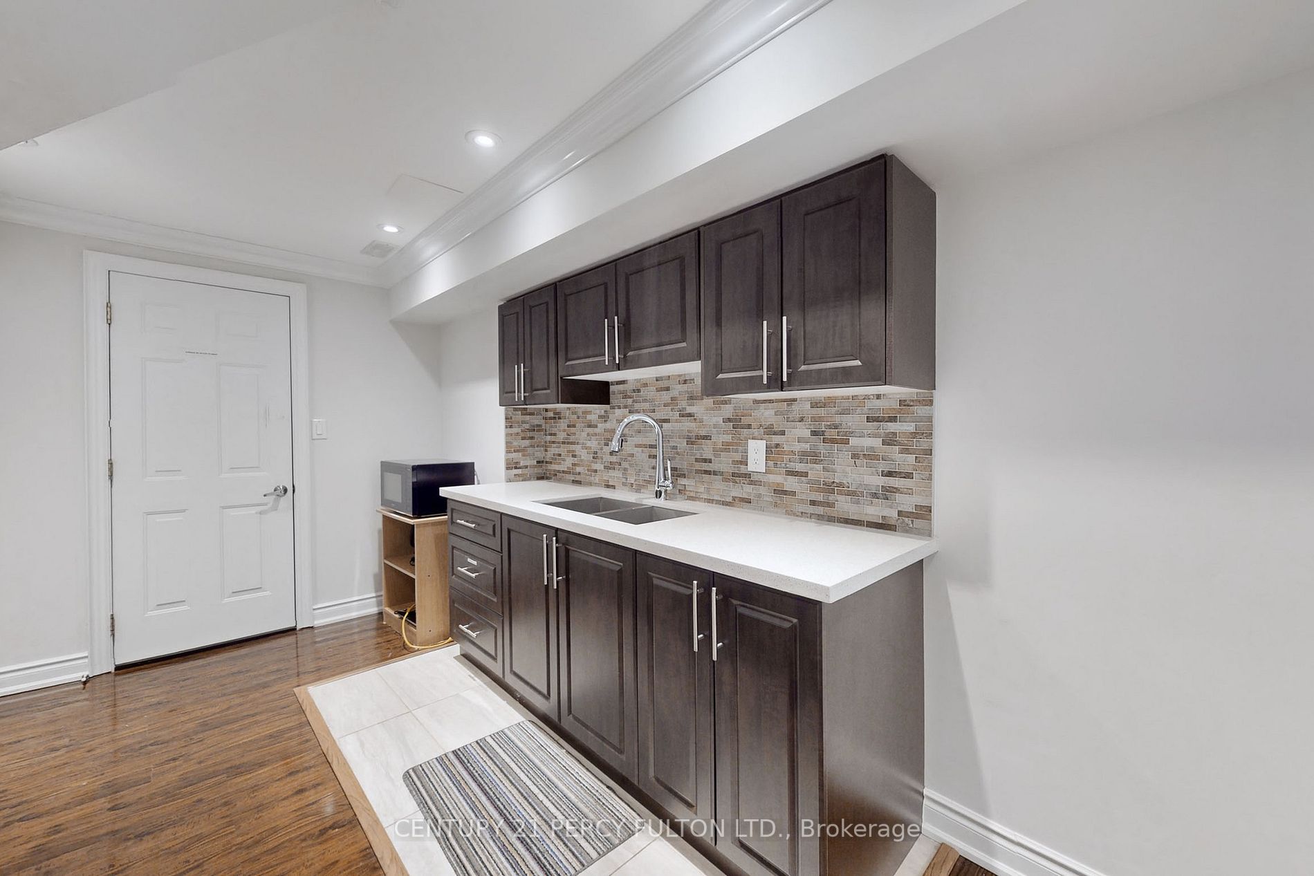 102 Flourish St
