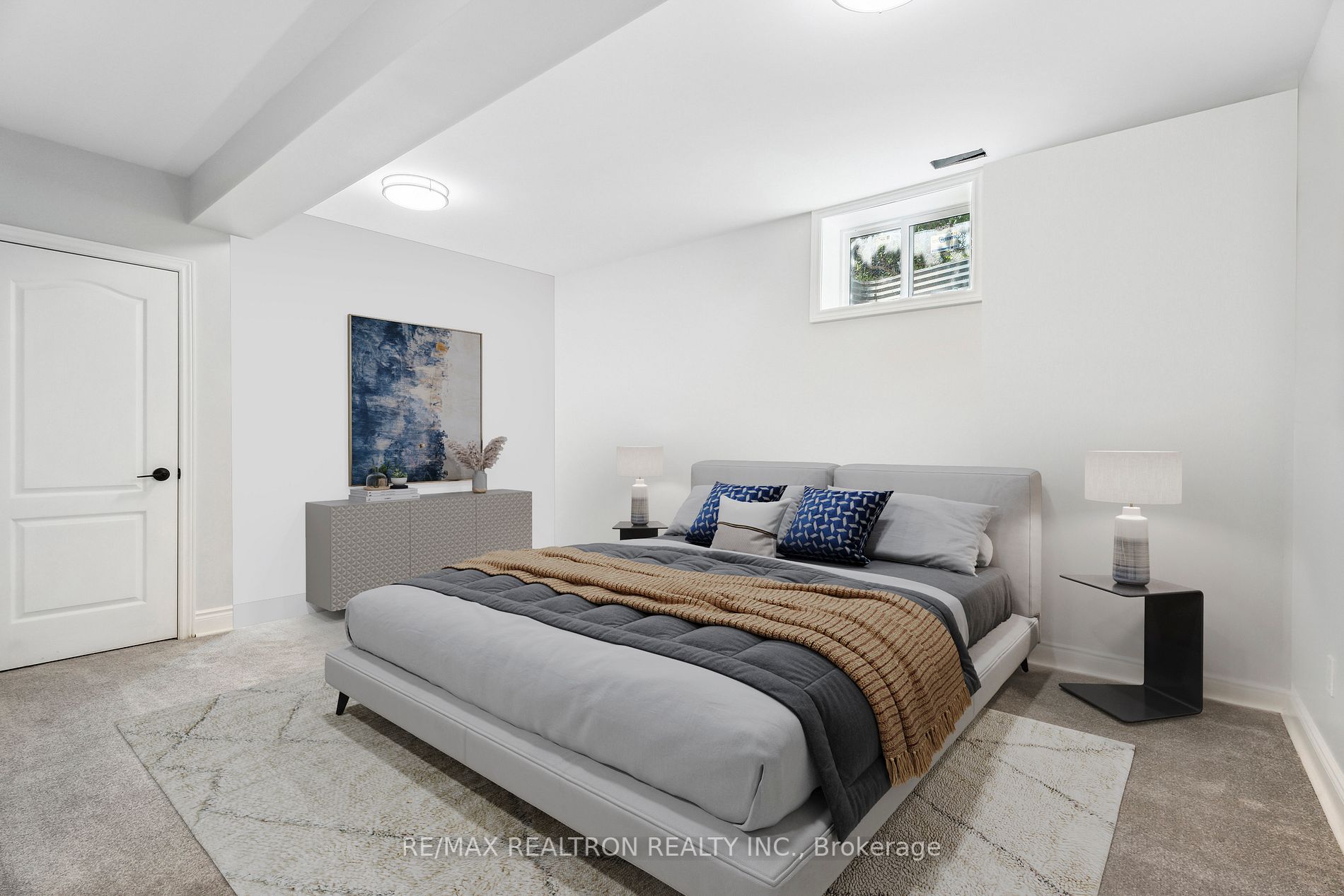 318 Andrew St