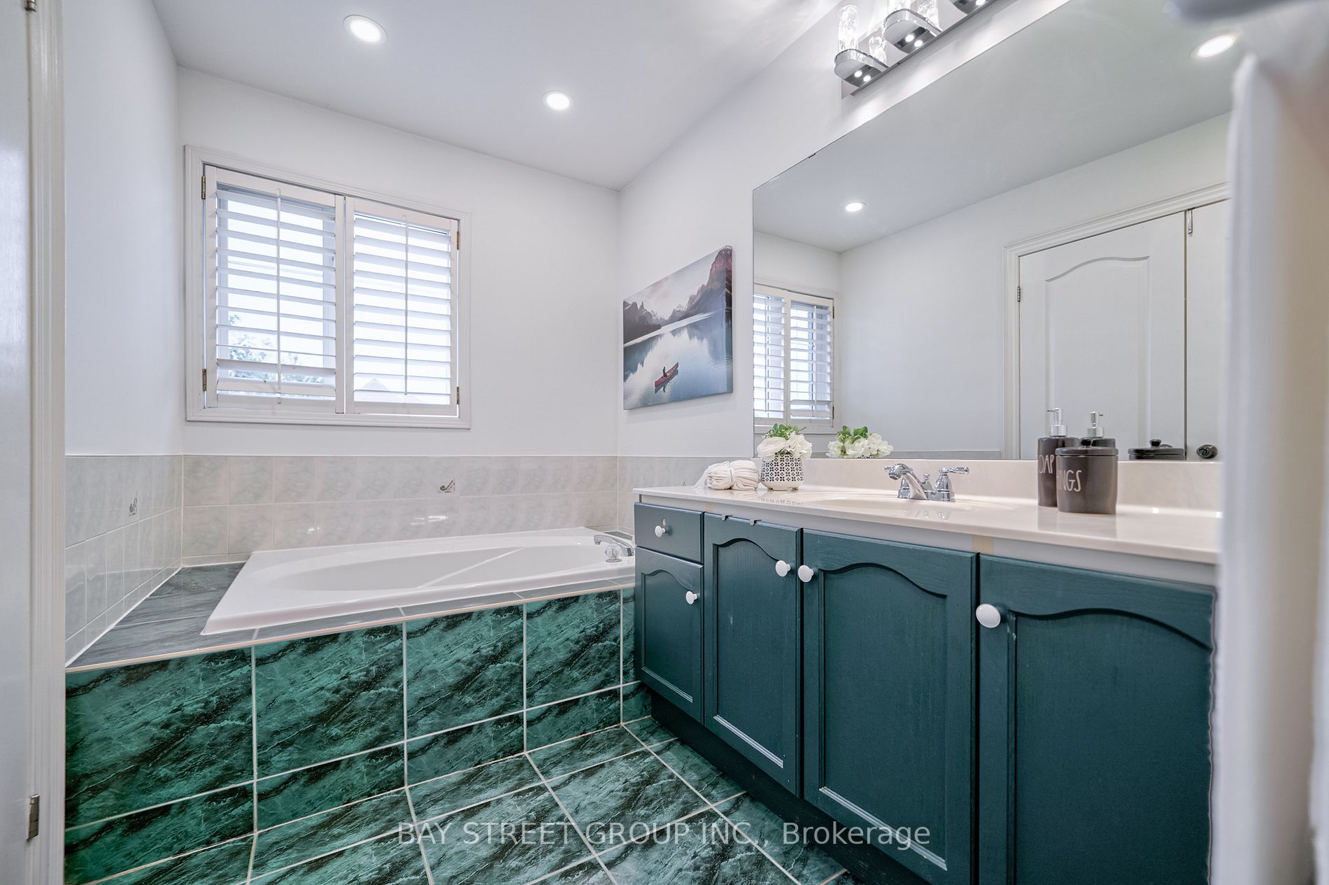 239 Shirley Dr