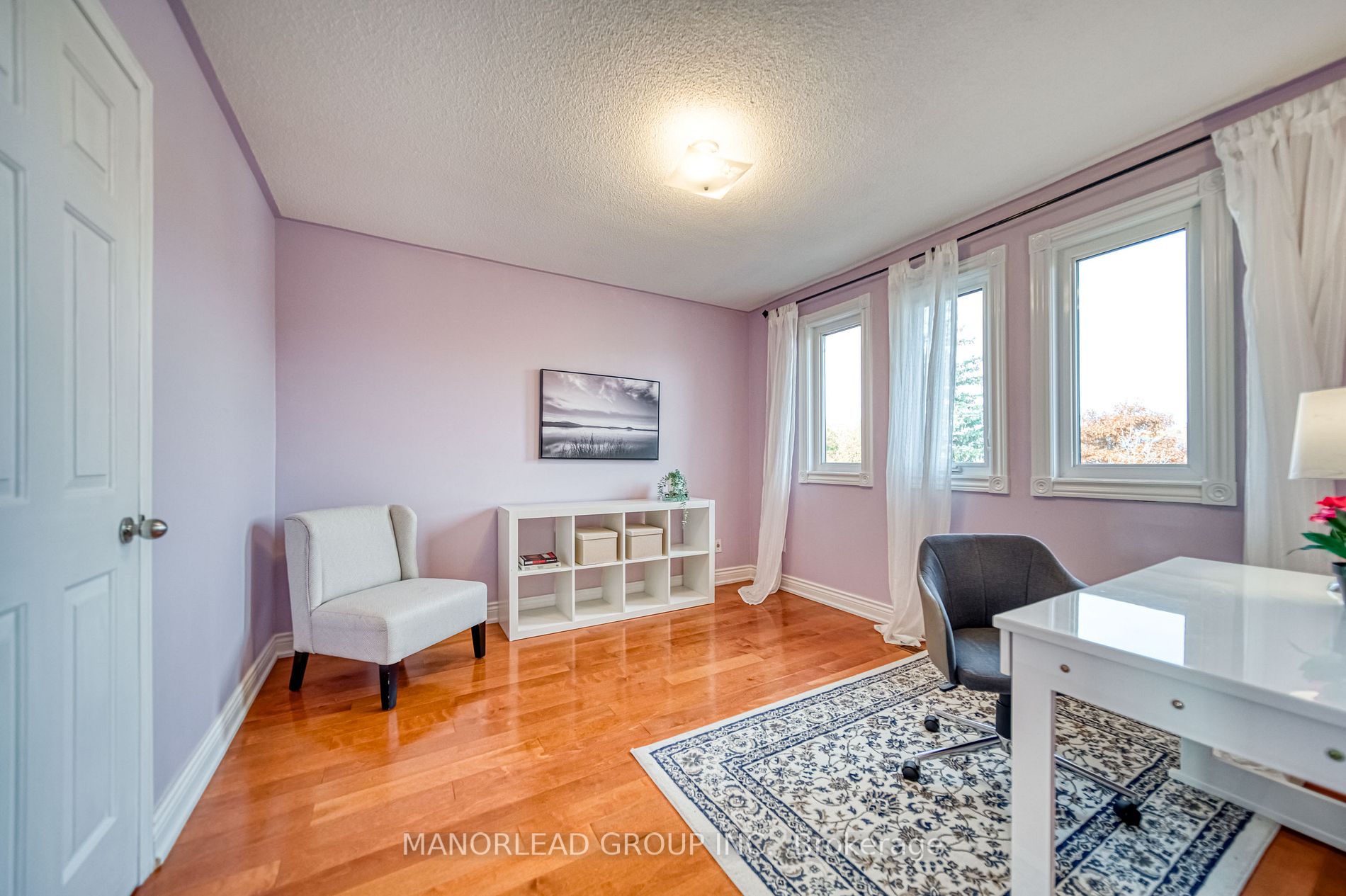 95 Clover Leaf St
