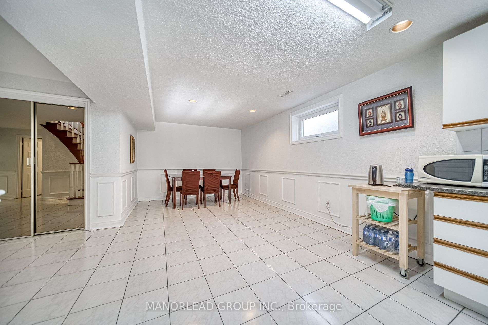 95 Clover Leaf St