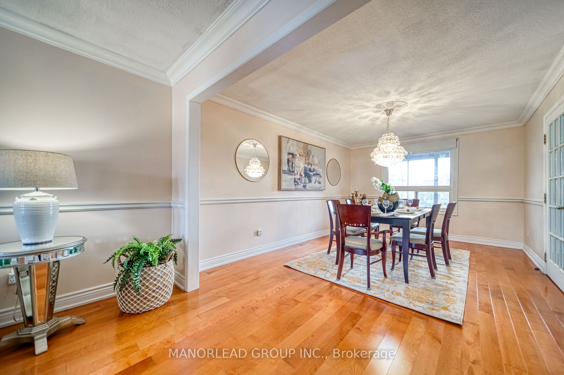 95 Clover Leaf St
