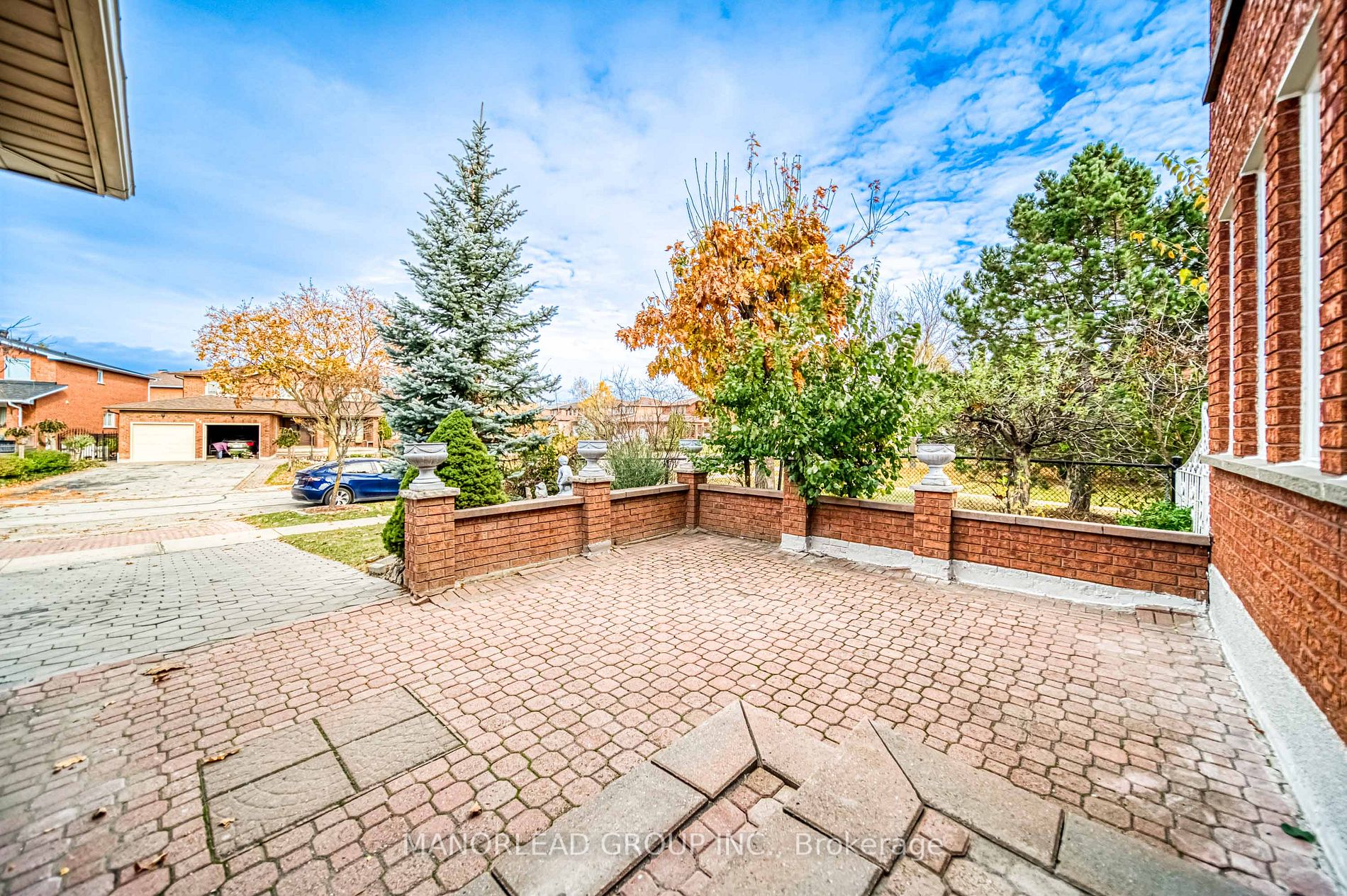 95 Clover Leaf St