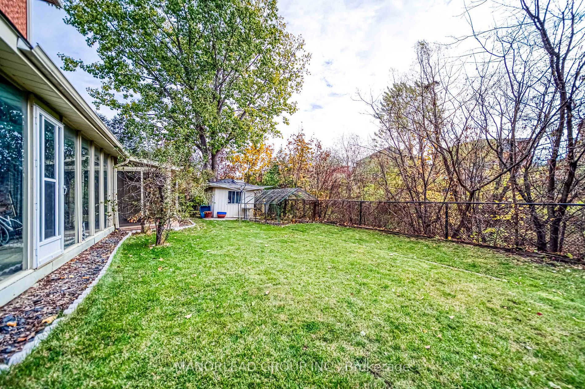 95 Clover Leaf St